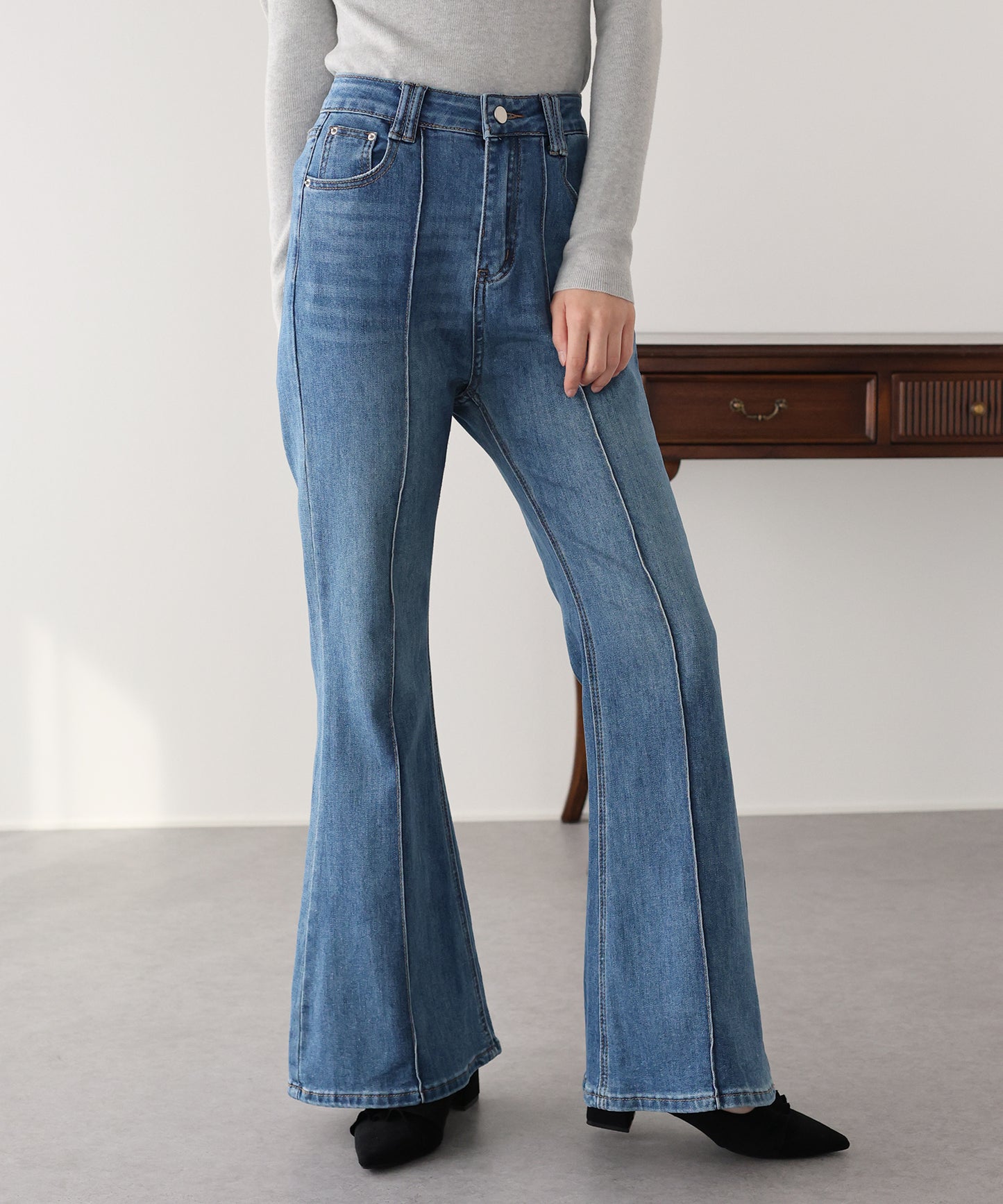 【早割5％OFF】センタープレスフレアデニム