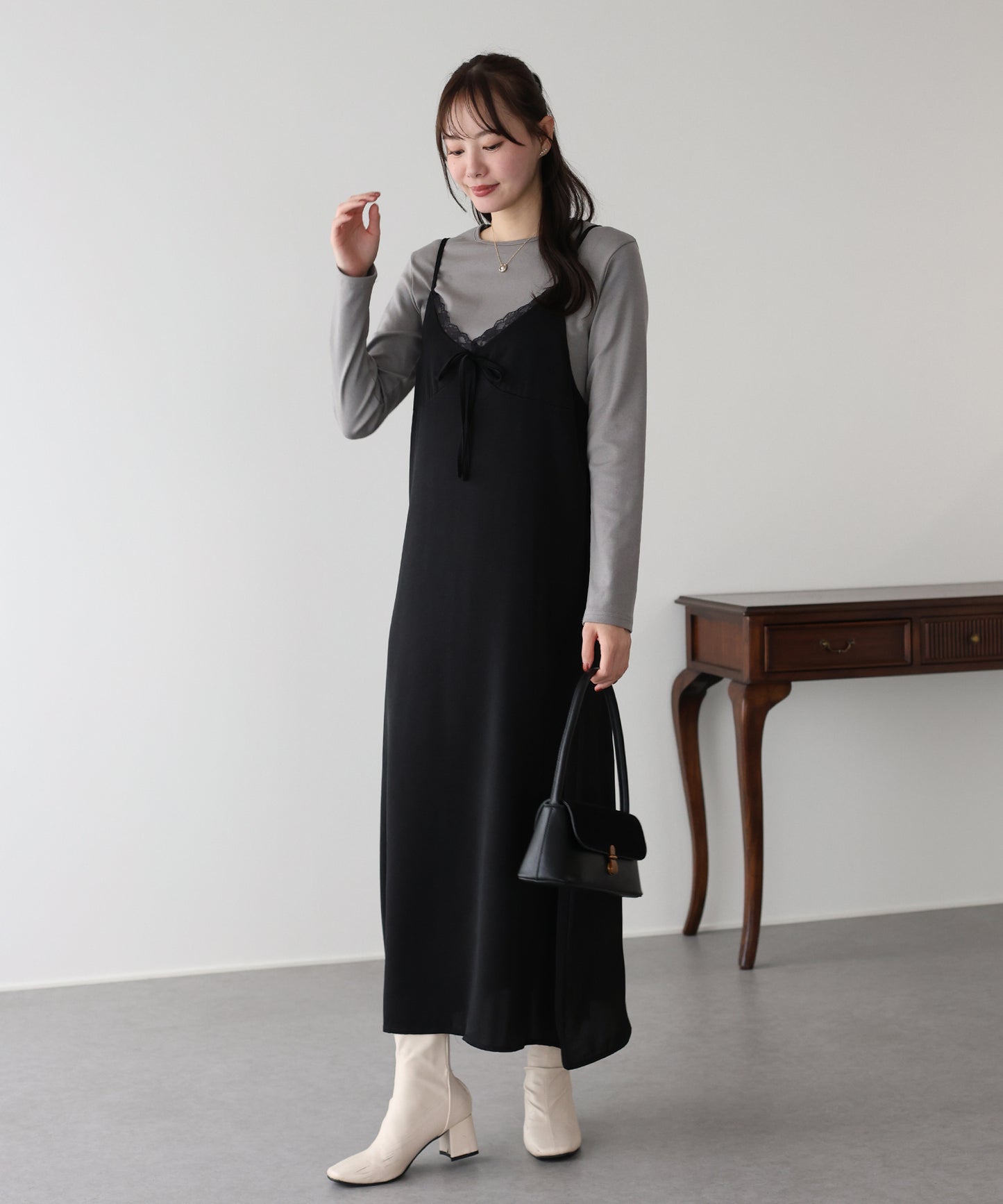 サテンレースキャミワンピース