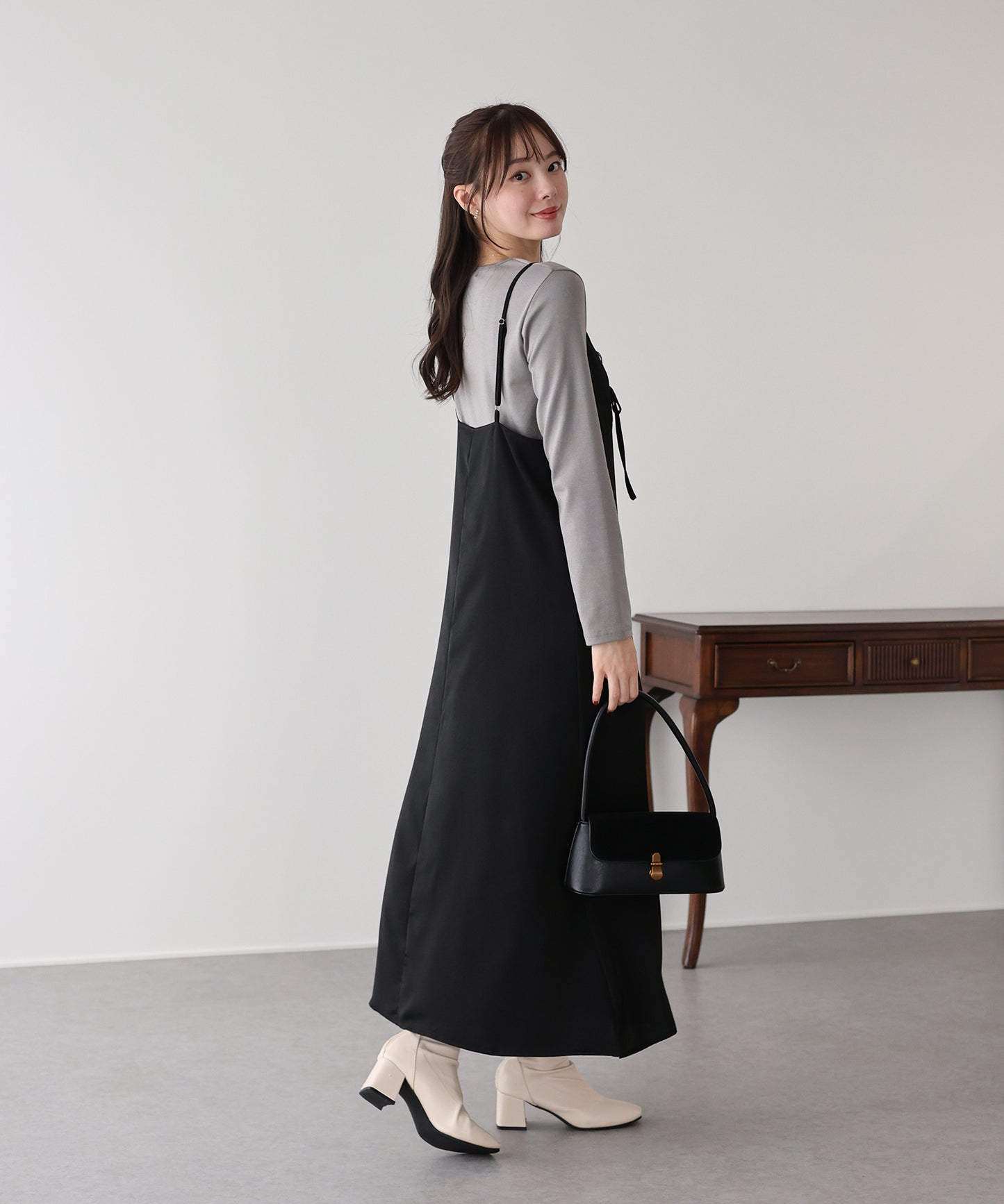 サテンレースキャミワンピース