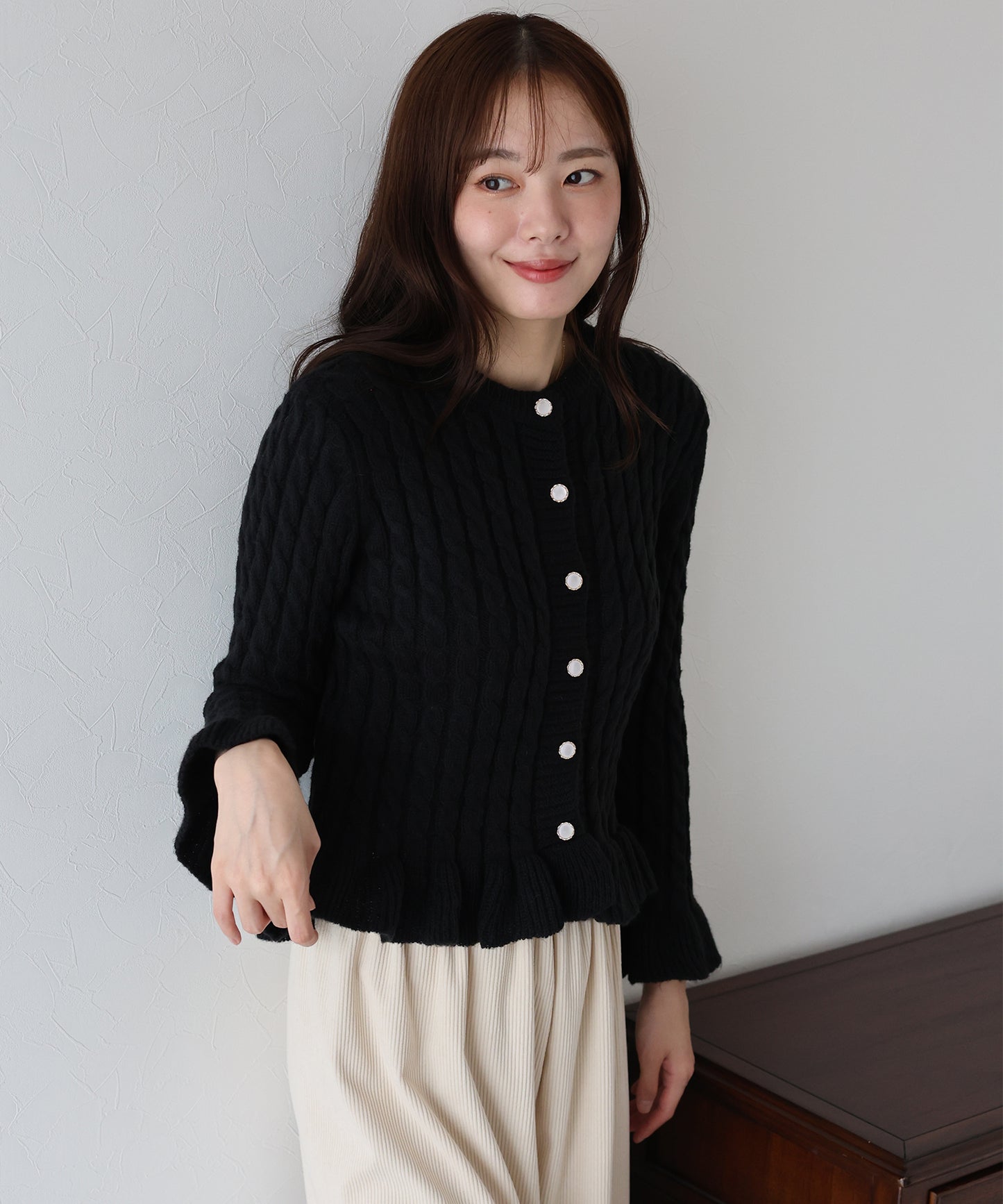 【早割5％OFF】ケーブルペプラムカーディガン