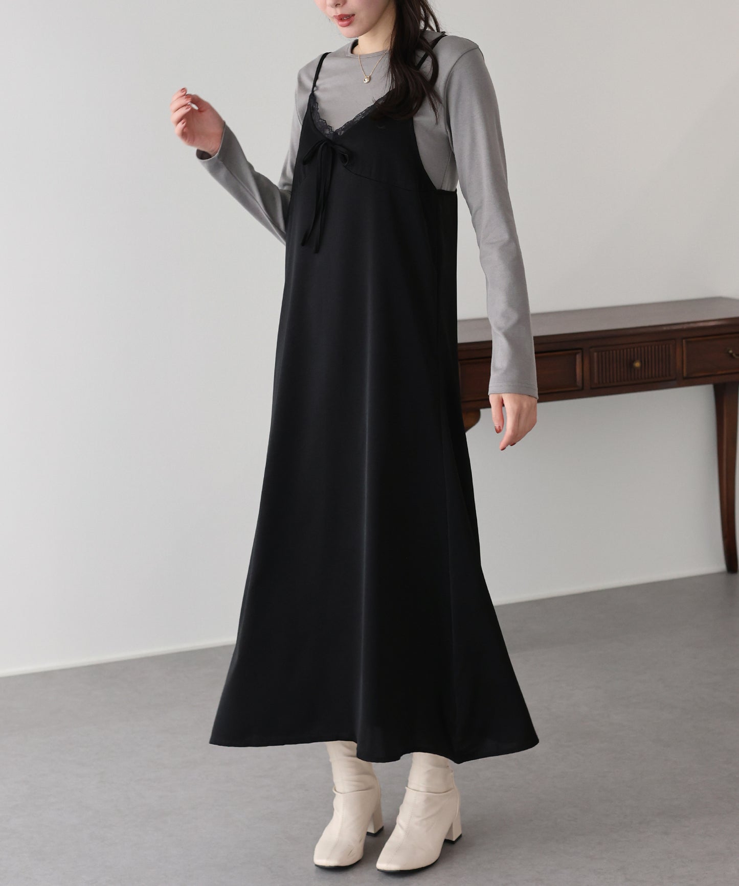 サテンレースキャミワンピース