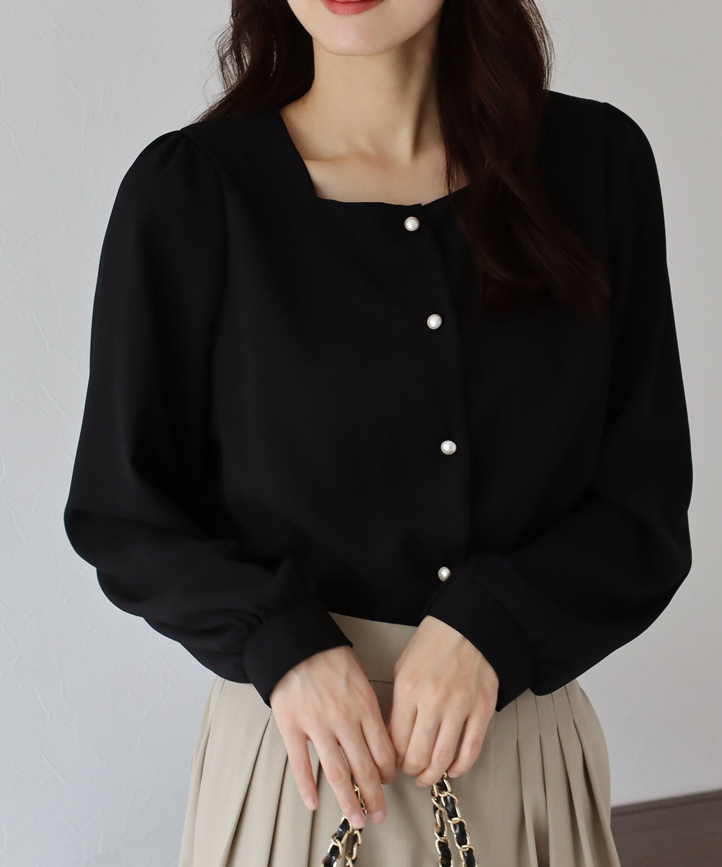 スクエアネックパールボタンブラウス【ネコポス】