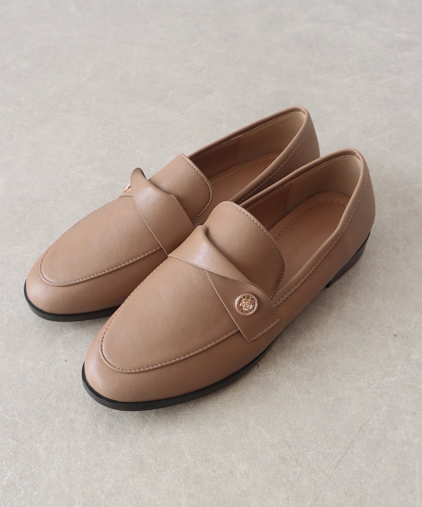 ゴールドモチーフローファー