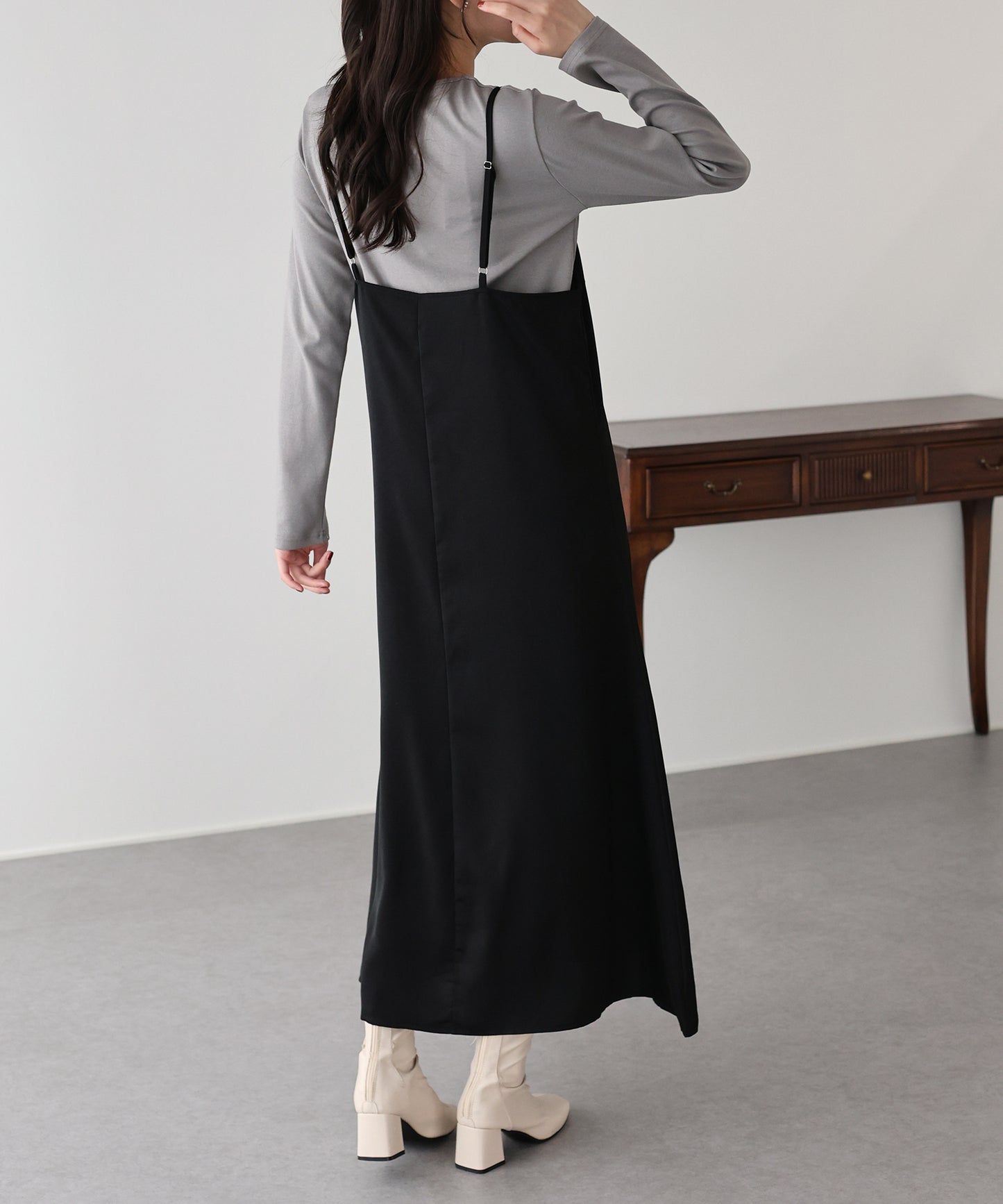 サテンレースキャミワンピース