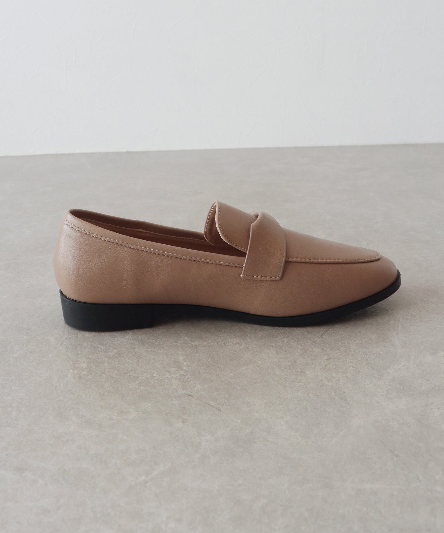 ゴールドモチーフローファー