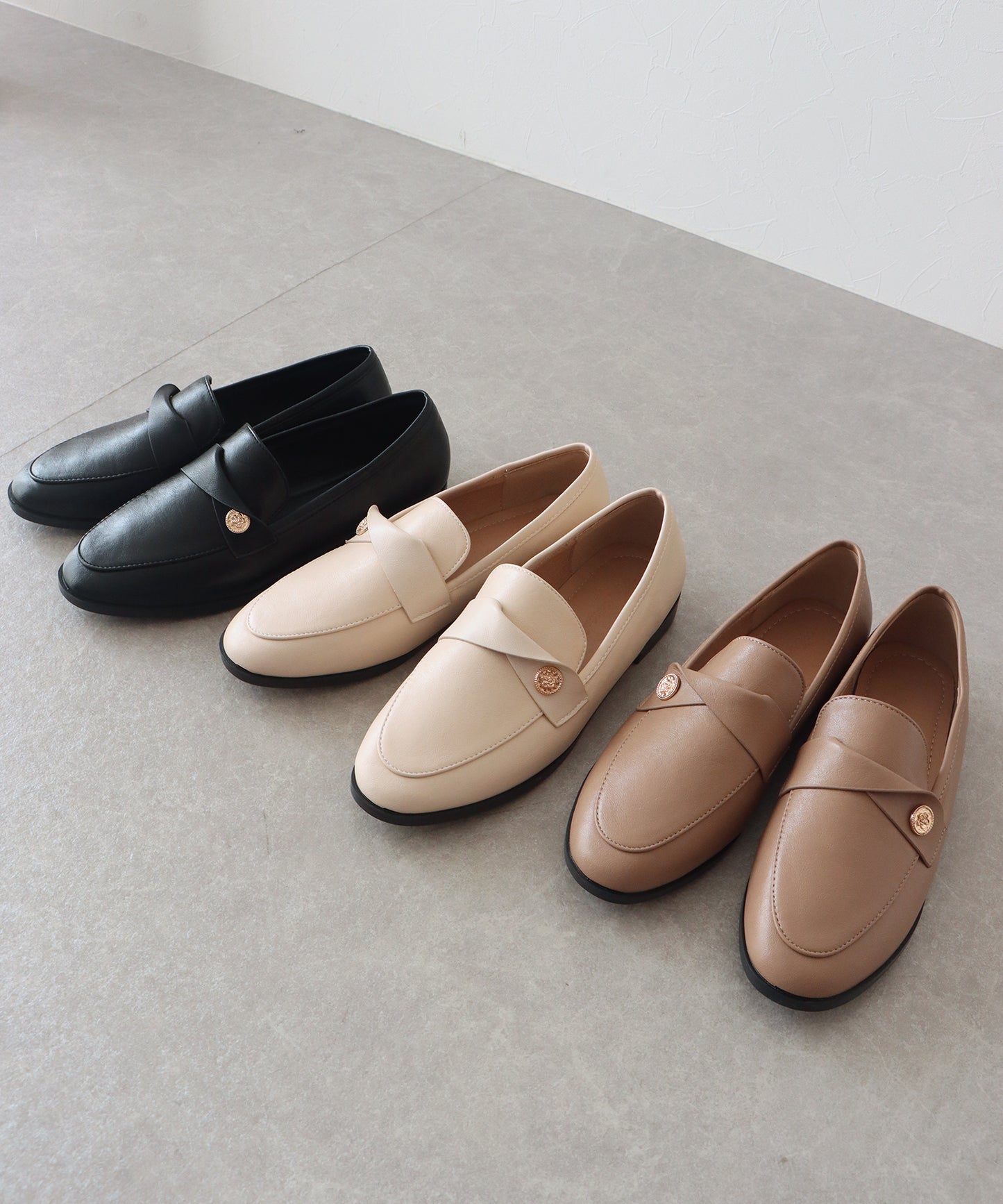 ゴールドモチーフローファー