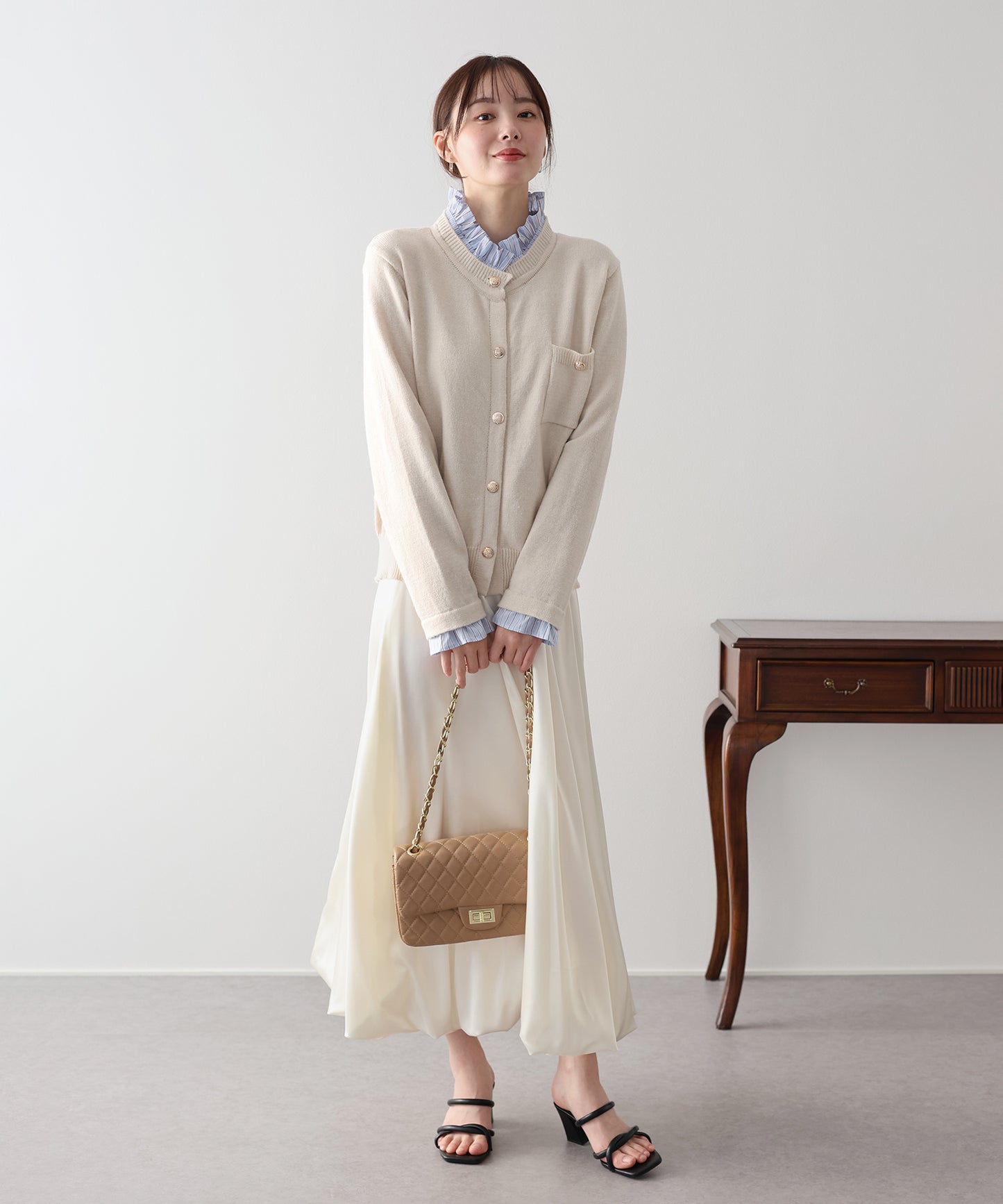 フリルシャツ襟カーディガン