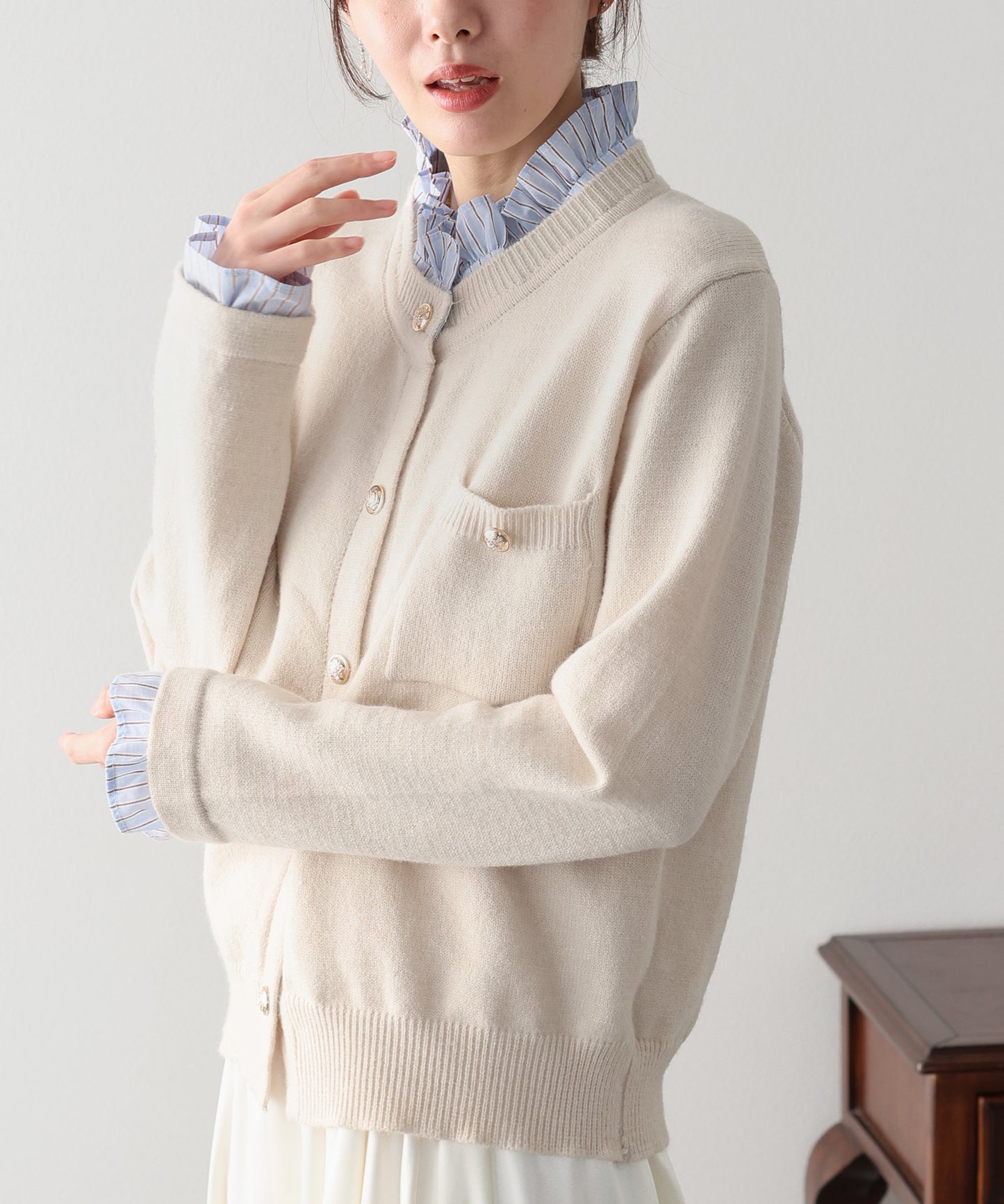 フリルシャツ襟カーディガン