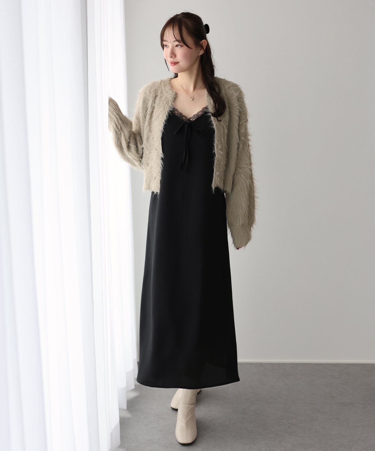 サテンレースキャミワンピース