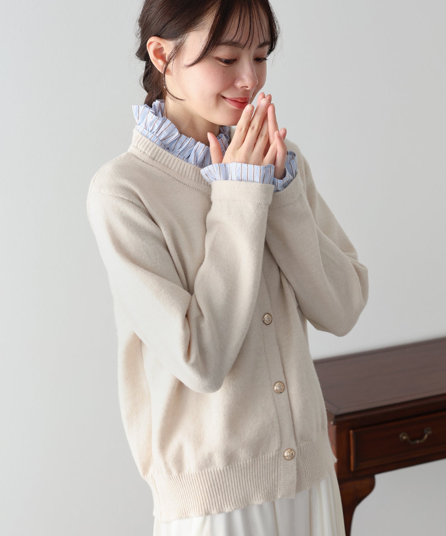 フリルシャツ襟カーディガン