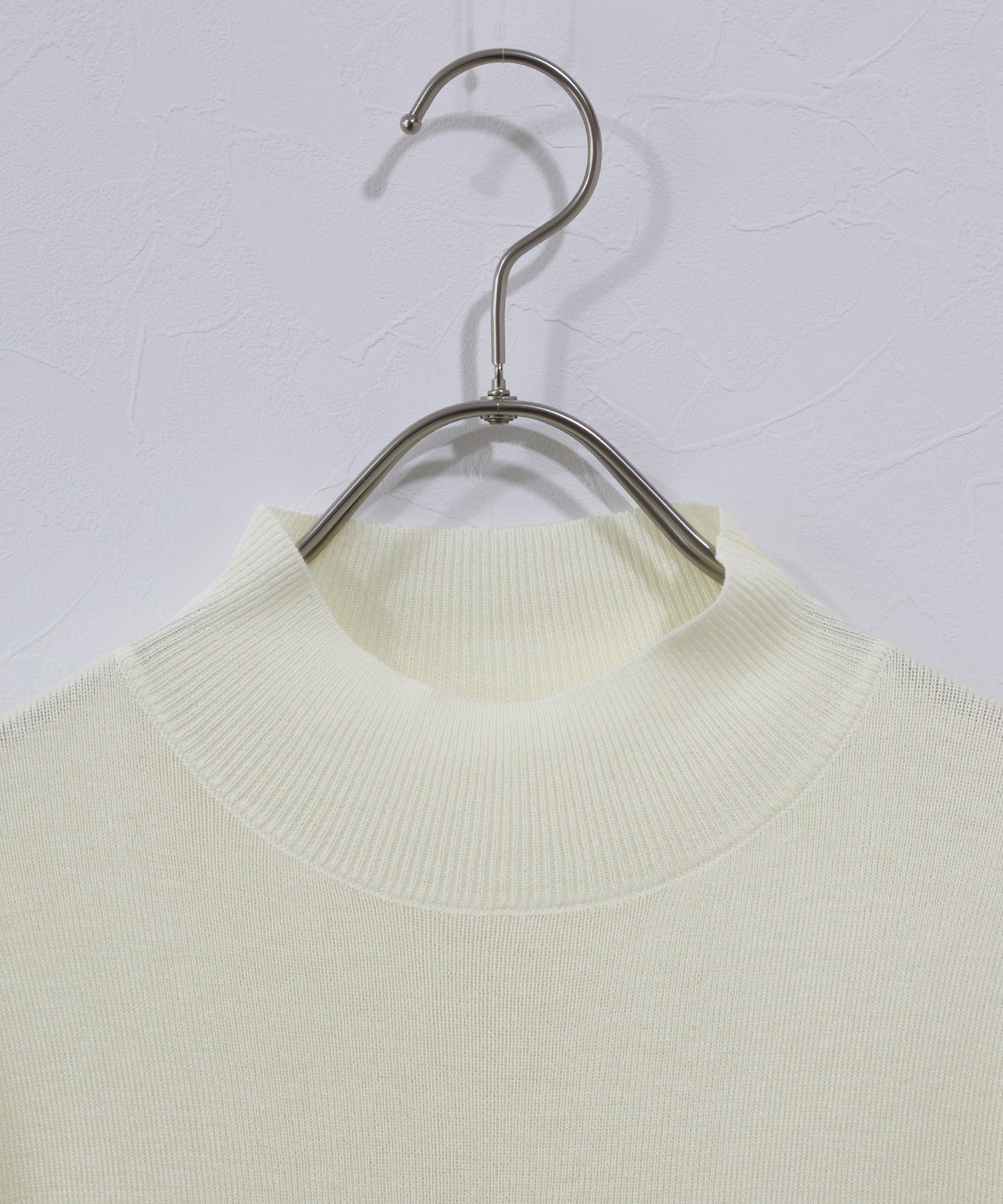 ハイネックニット[ J by blue ]