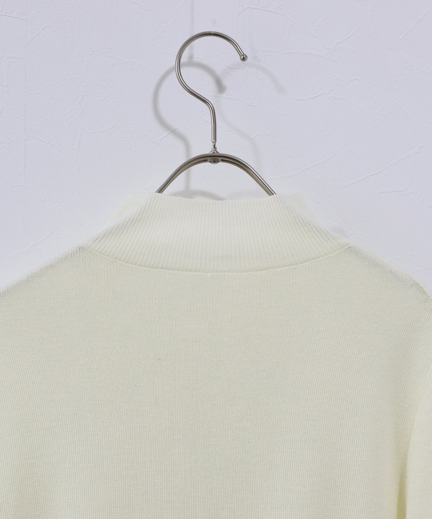 ハイネックニット[ J by blue ]