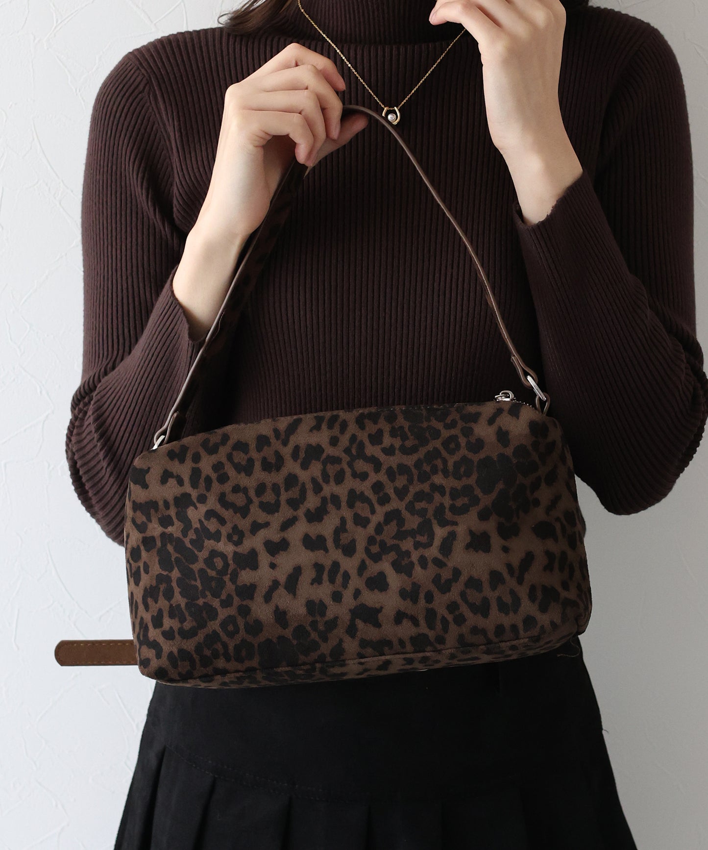 スウェードスクエアバッグ