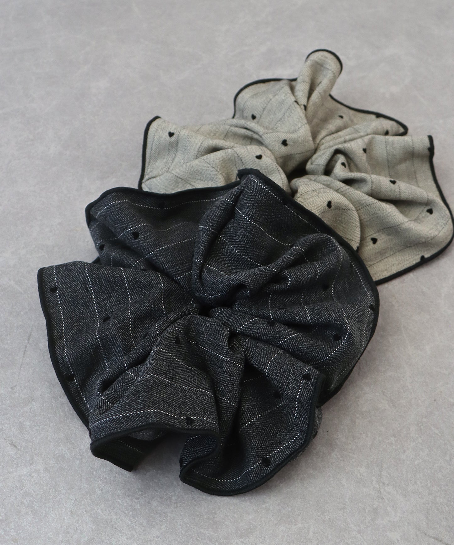 【早割5％OFF】ハートフロッキーストライプシュシュ【ネコポス】