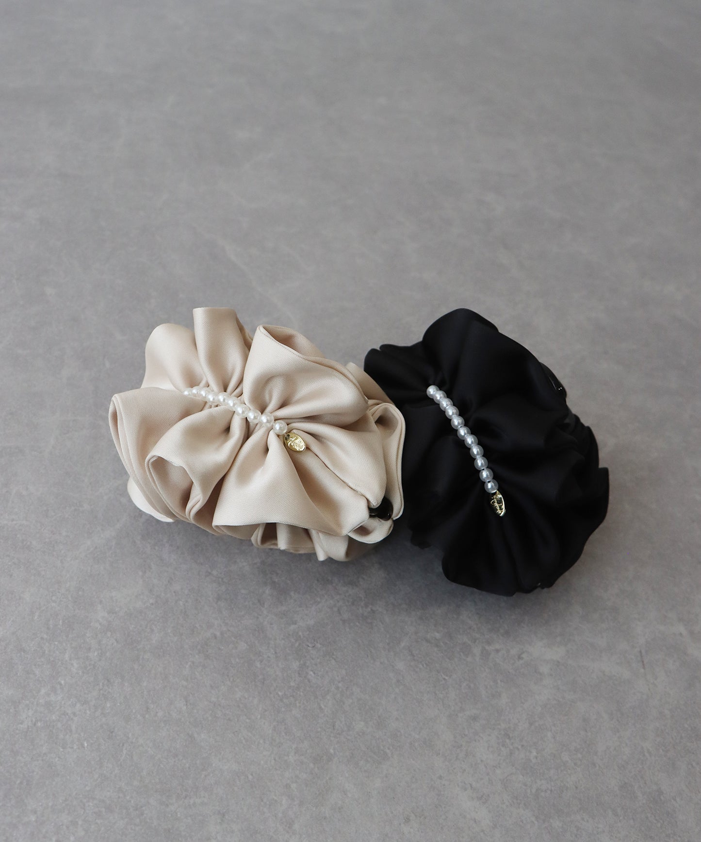 【早割5％OFF】サテンフリルバンスクリップ