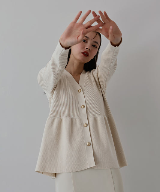 ゴールドボタンペプラムカーディガン[J by blue]