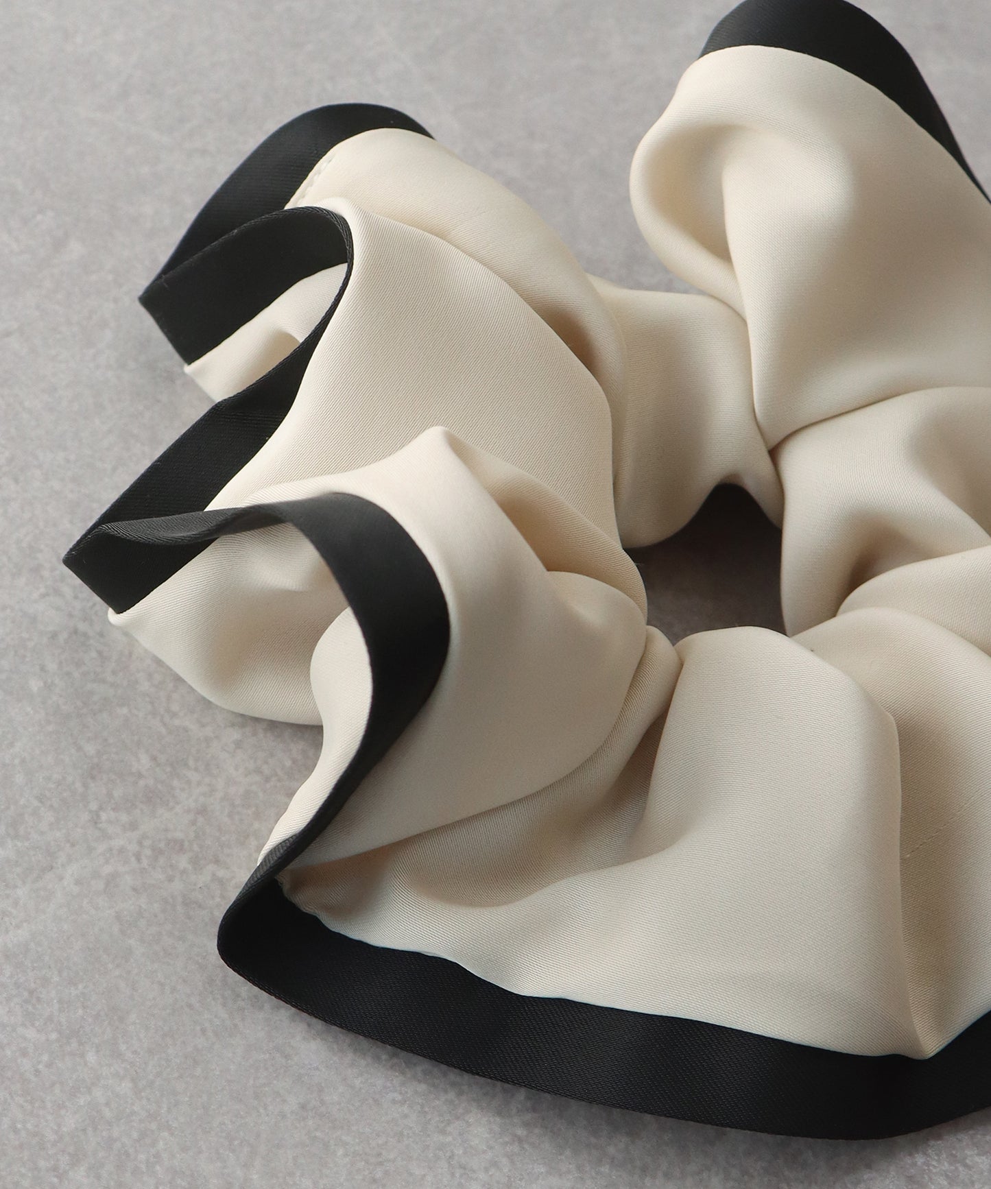 【早割5％OFF】バイカラーサテンシュシュ【ネコポス】