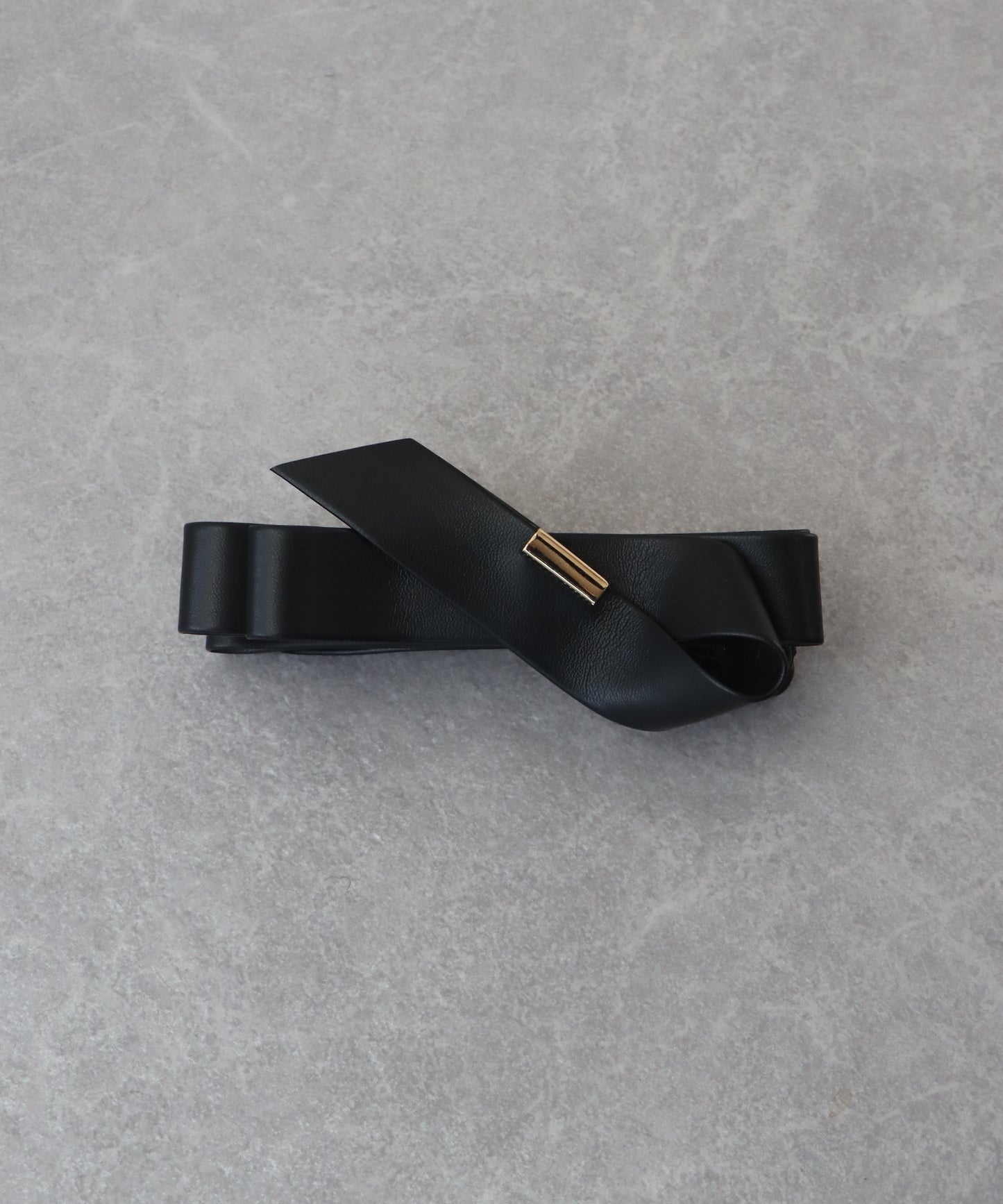 フェイクレザーリボンバナナクリップ