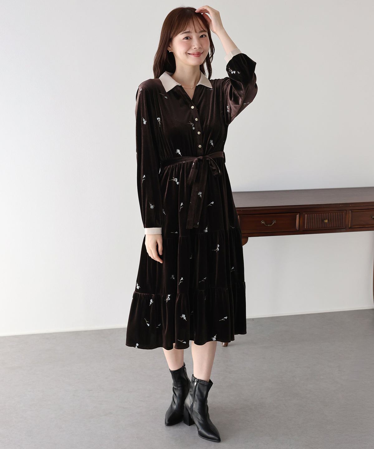 《選べる着丈》刺繍ベロアティアードワンピース