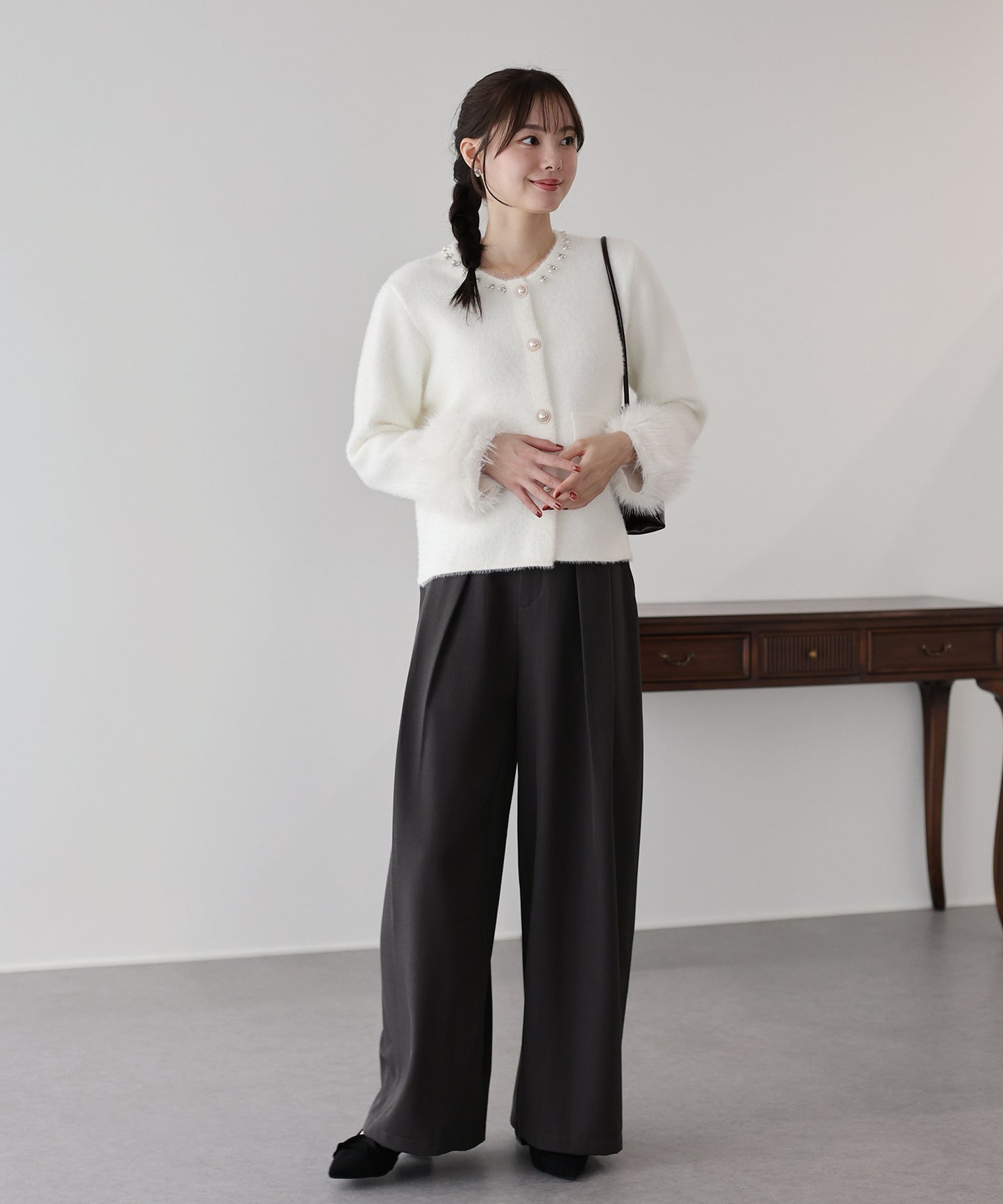 【早割5％OFF】袖ファーパールビジュージャケット