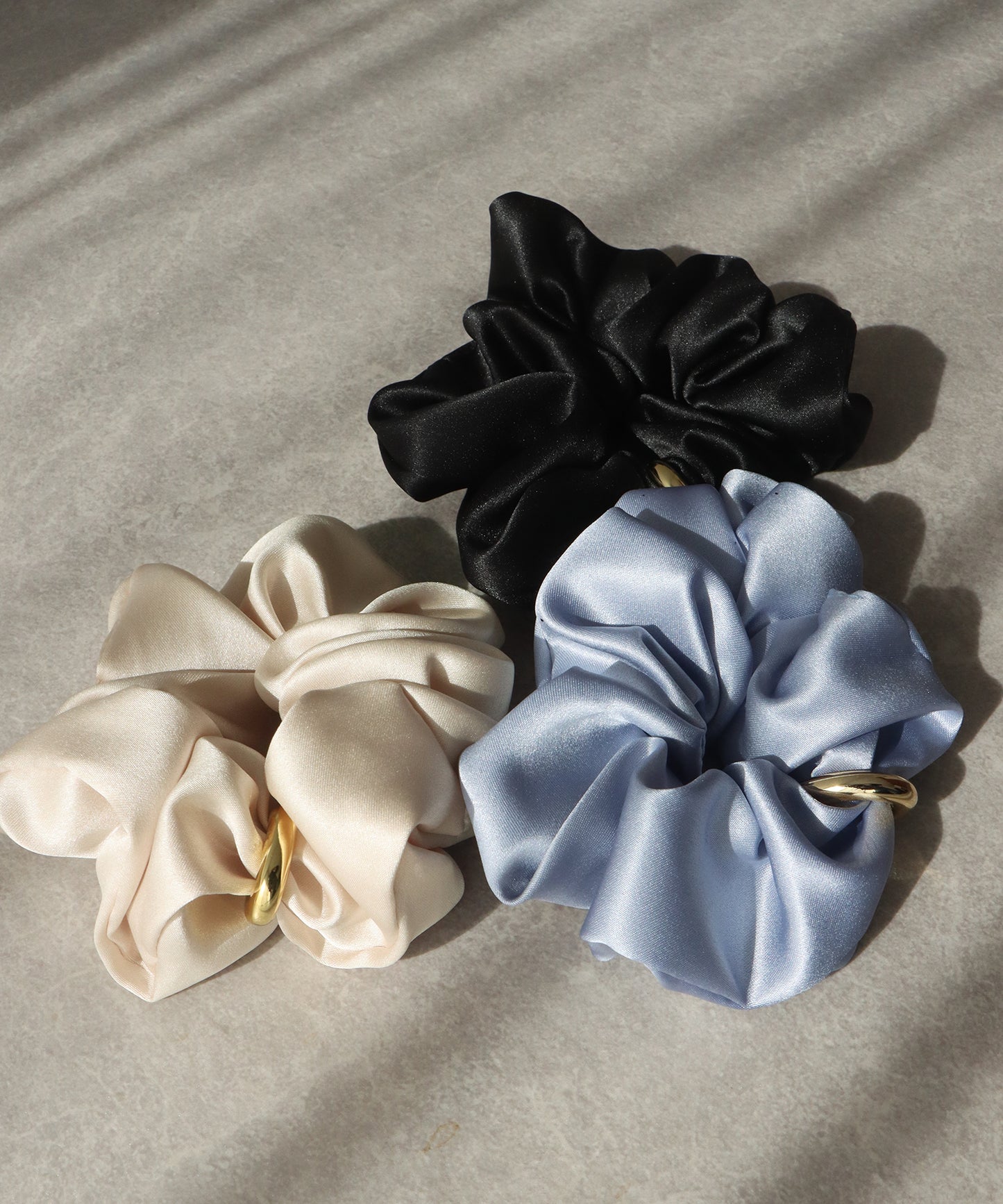 【早割5％OFF】メタルリングサテンシュシュ【ネコポス】