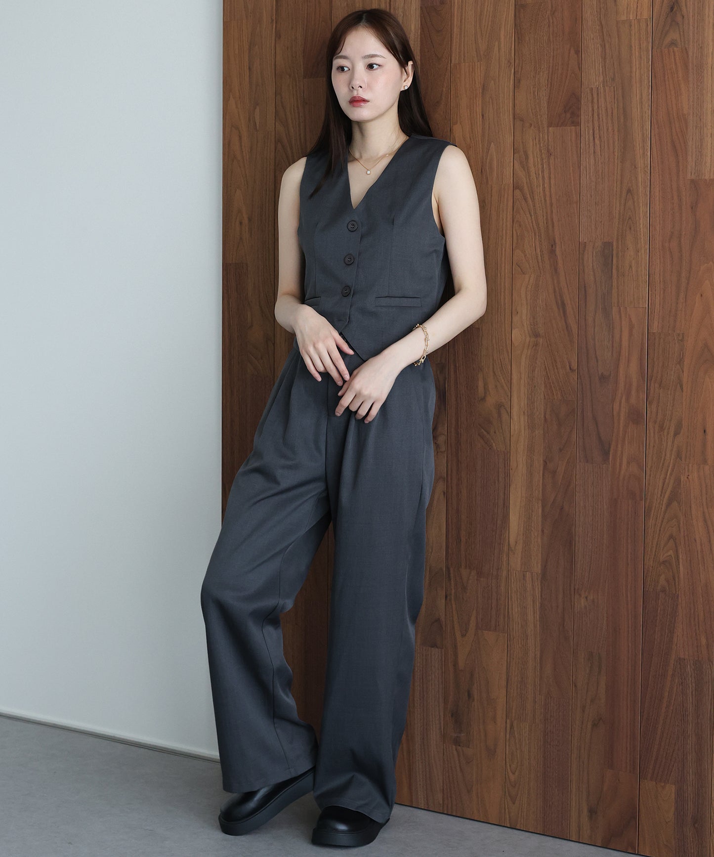 ショートベスト×ワイドパンツ セットアップ