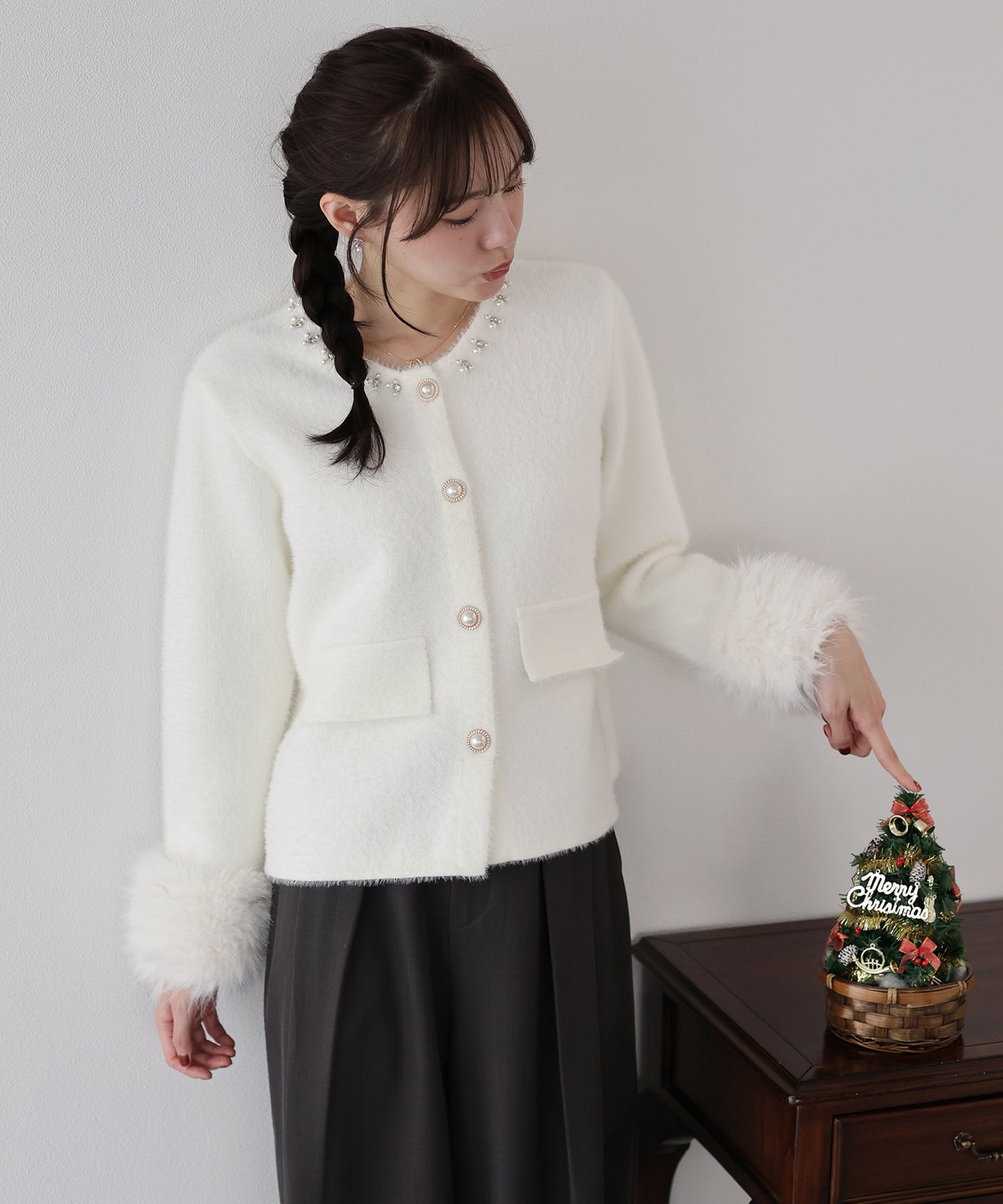 【早割5％OFF】袖ファーパールビジュージャケット