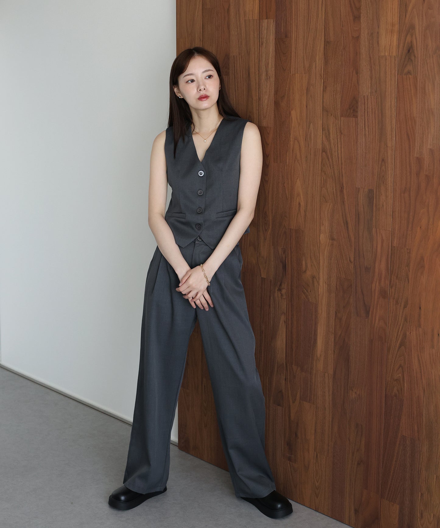 ショートベスト×ワイドパンツ セットアップ