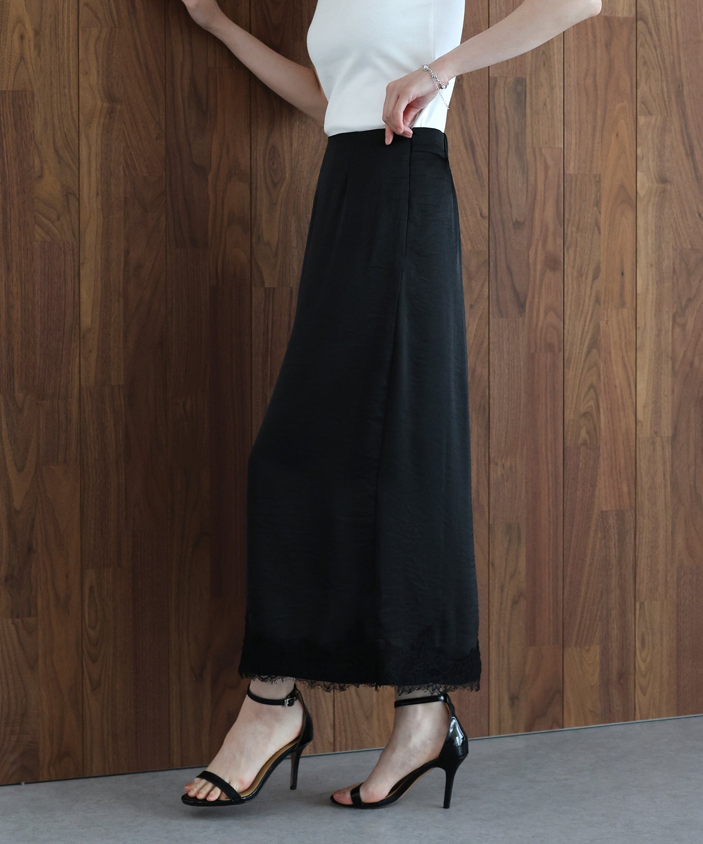 【早割5％OFF】ヘムレースサテンスカート
