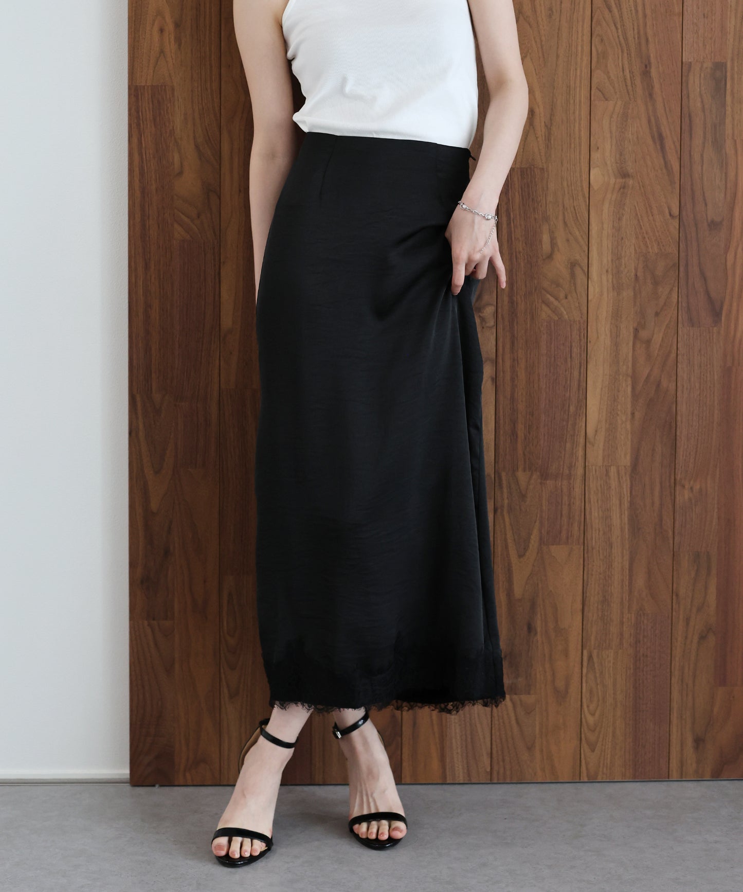 【早割5％OFF】ヘムレースサテンスカート