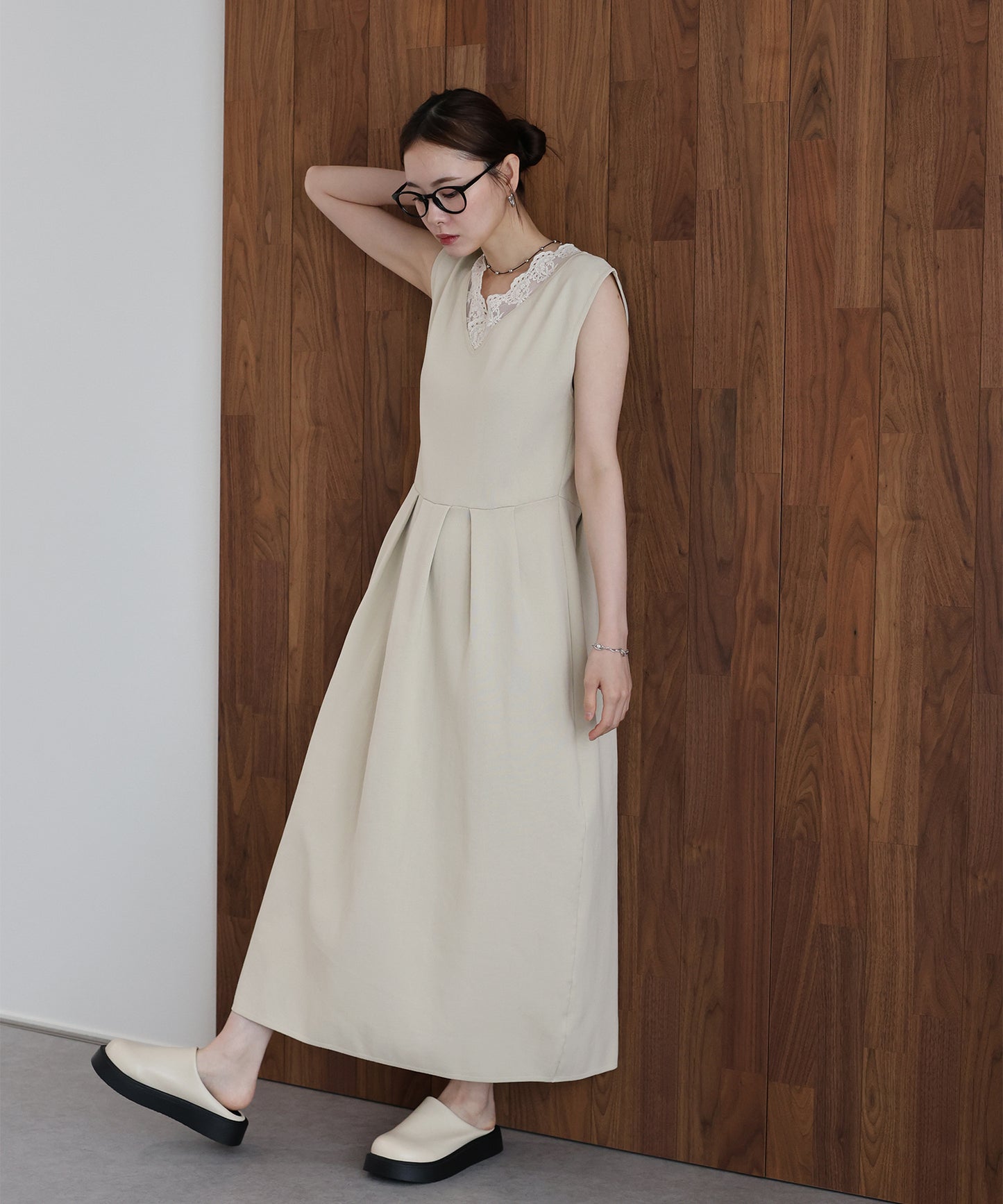 【早割5％OFF】レースカラーVネック ワンピース