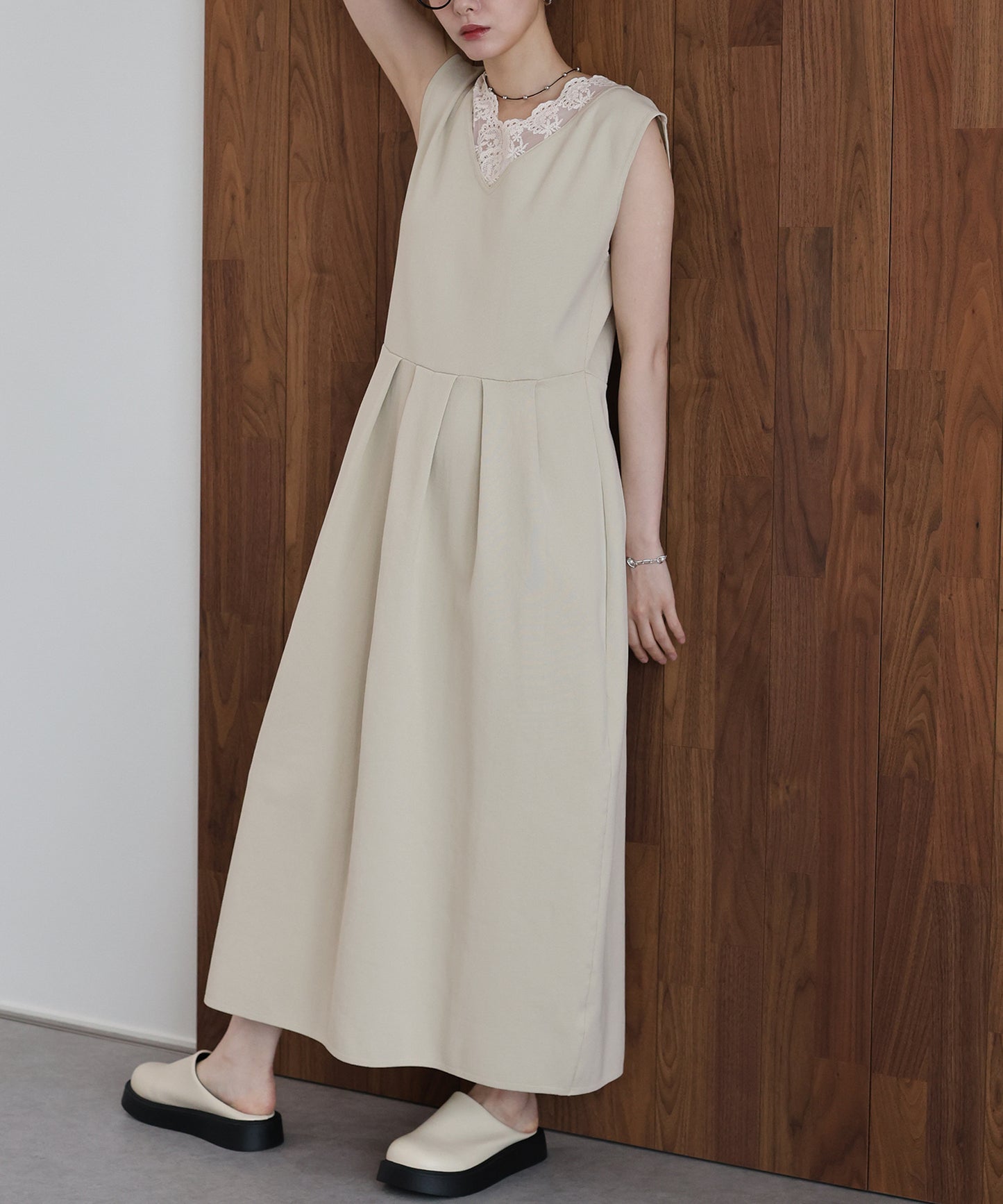 【早割5％OFF】レースカラーVネック ワンピース