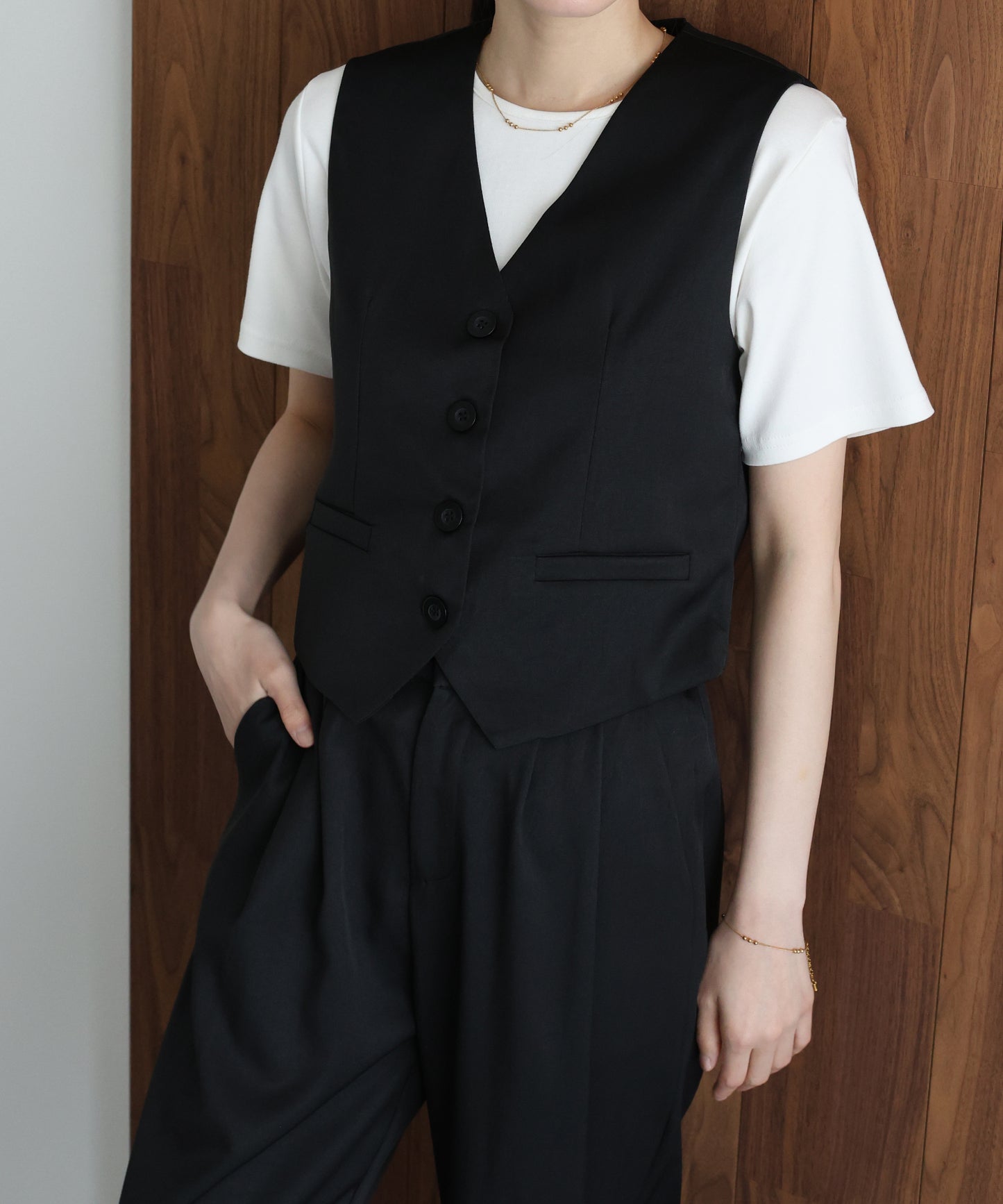 ショートベスト×ワイドパンツ セットアップ