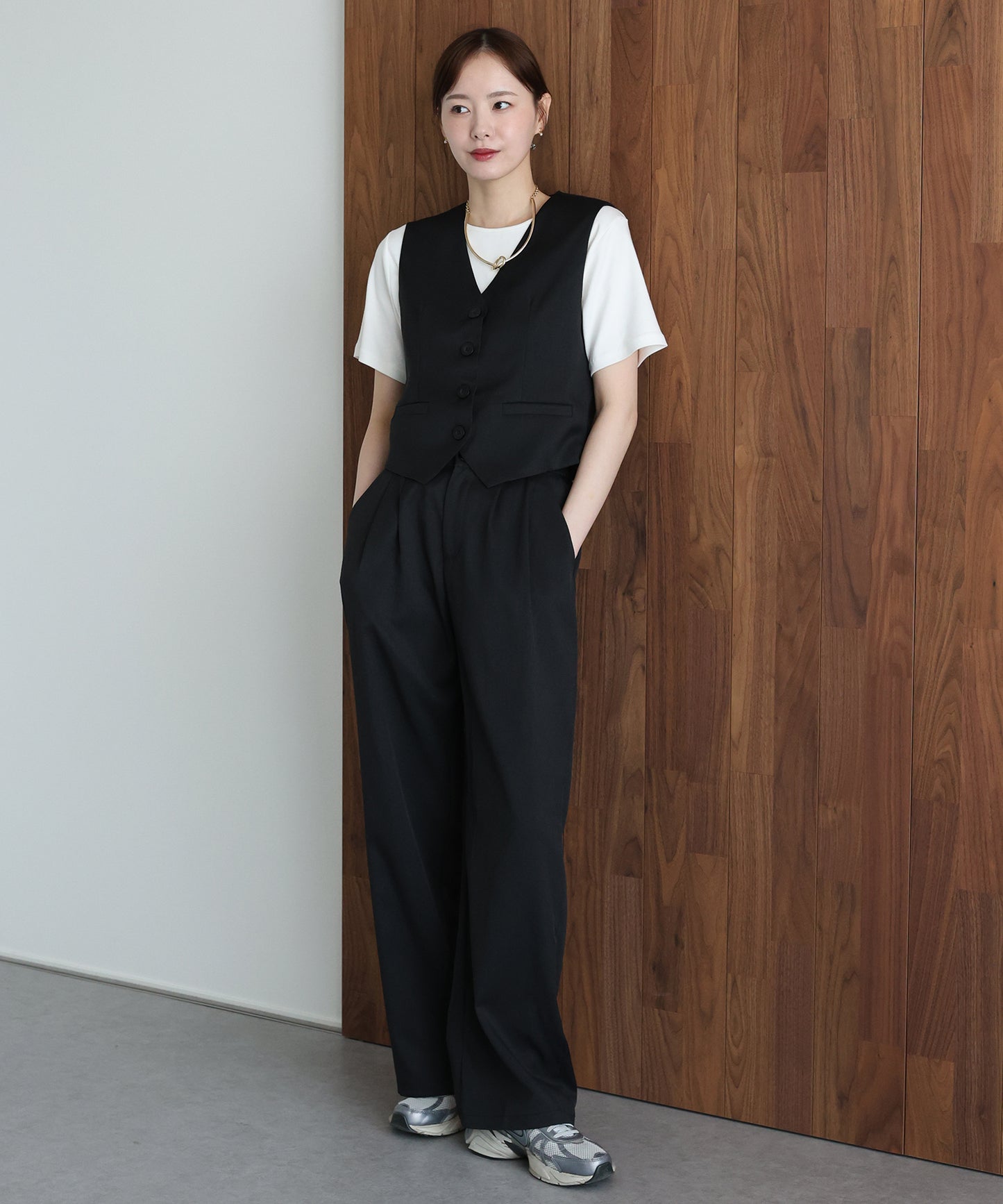 ショートベスト×ワイドパンツ セットアップ