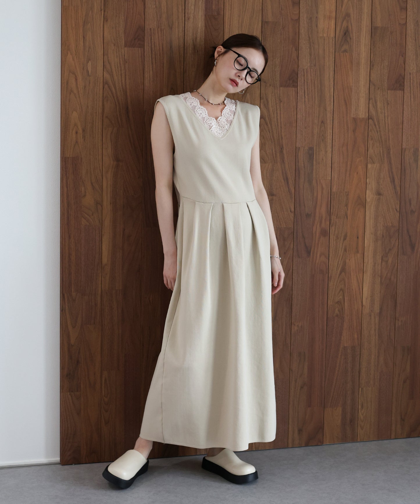 【早割5％OFF】レースカラーVネック ワンピース