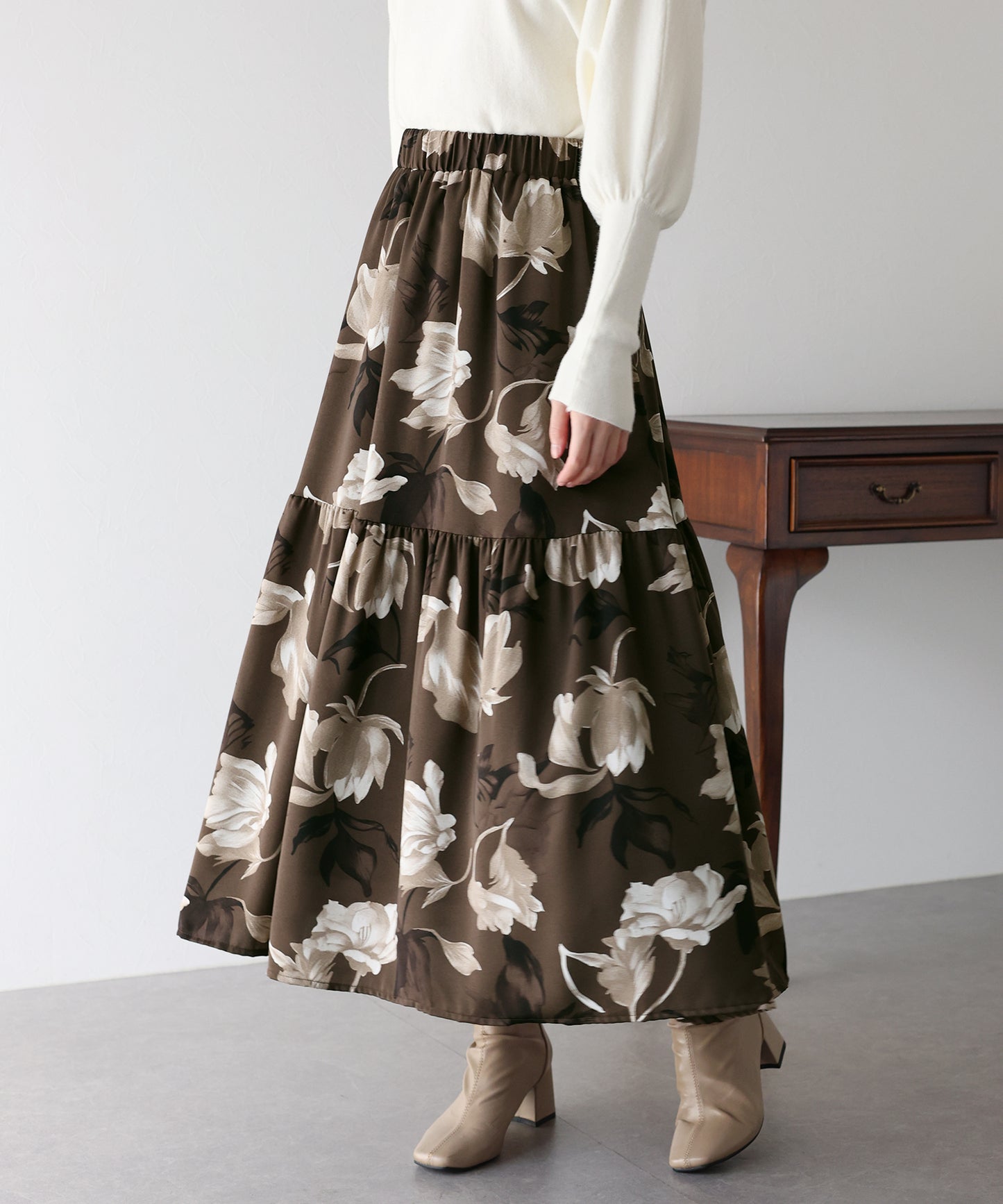 フラワーティアードスカート