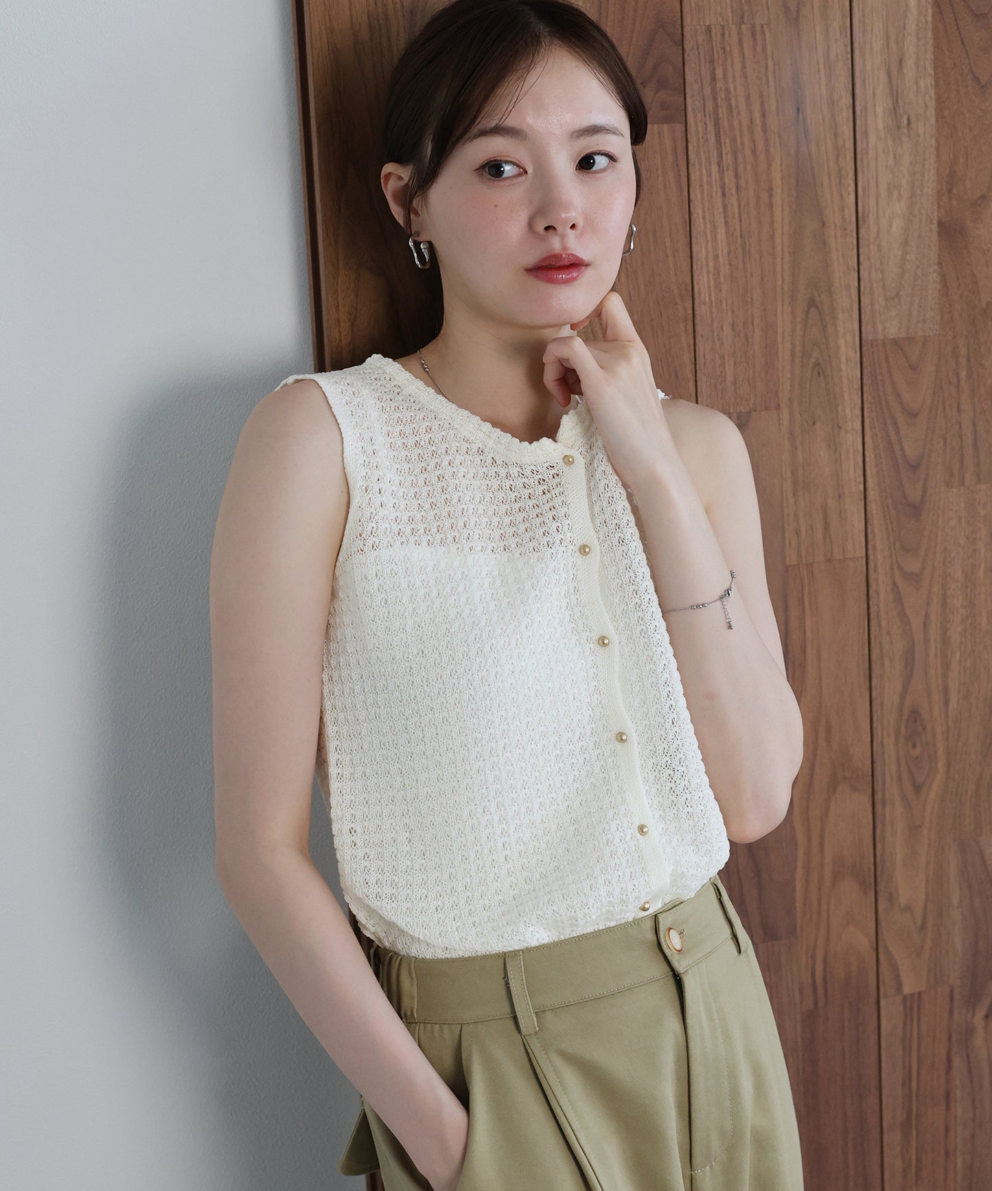 【早割5％OFF】ゴールドボタンニットベスト【メール便】