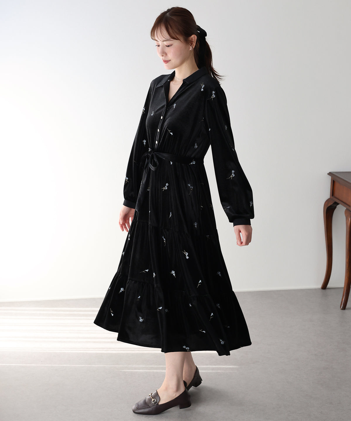《選べる着丈》刺繍ベロアティアードワンピース