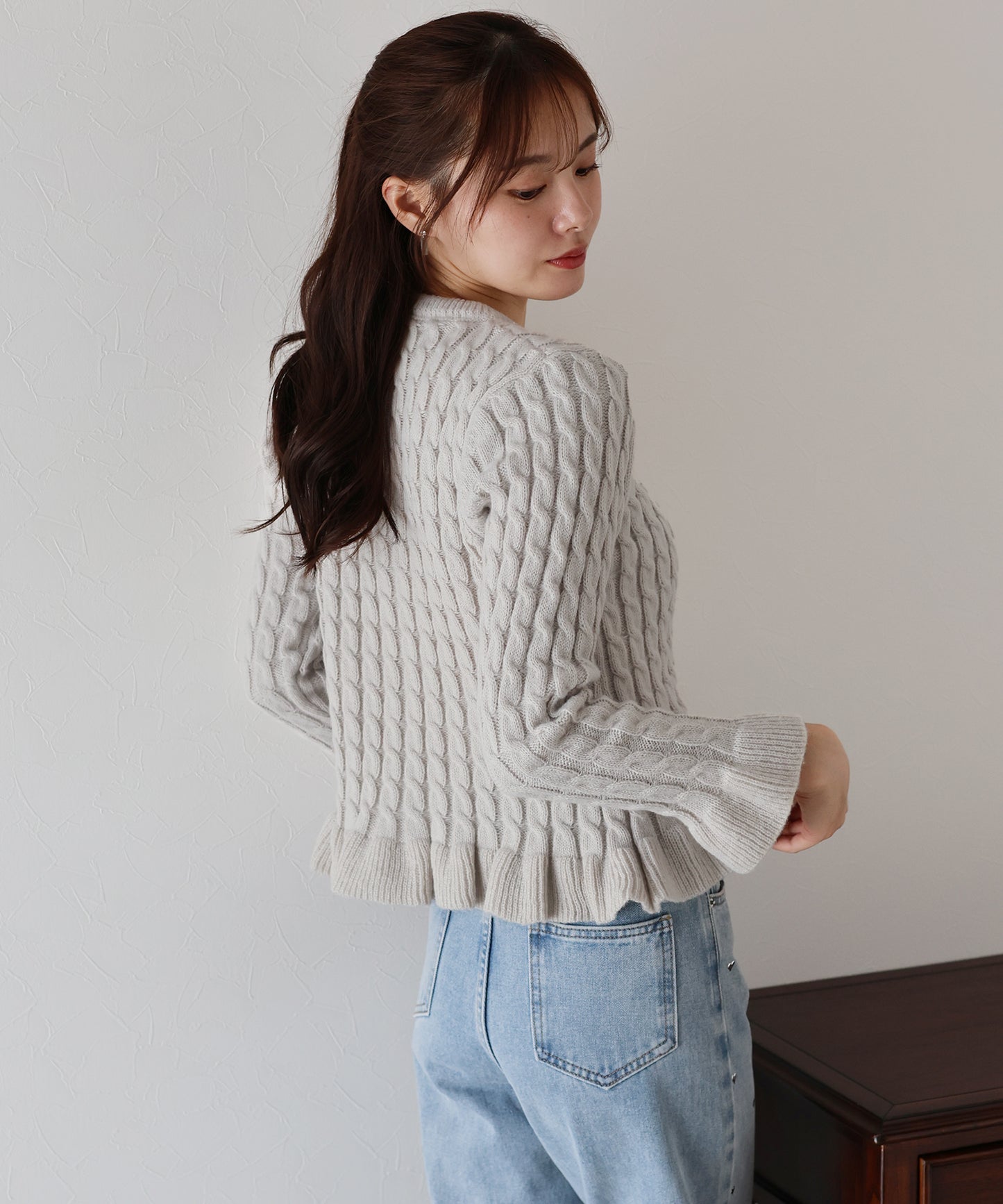 【早割5％OFF】ケーブルペプラムカーディガン