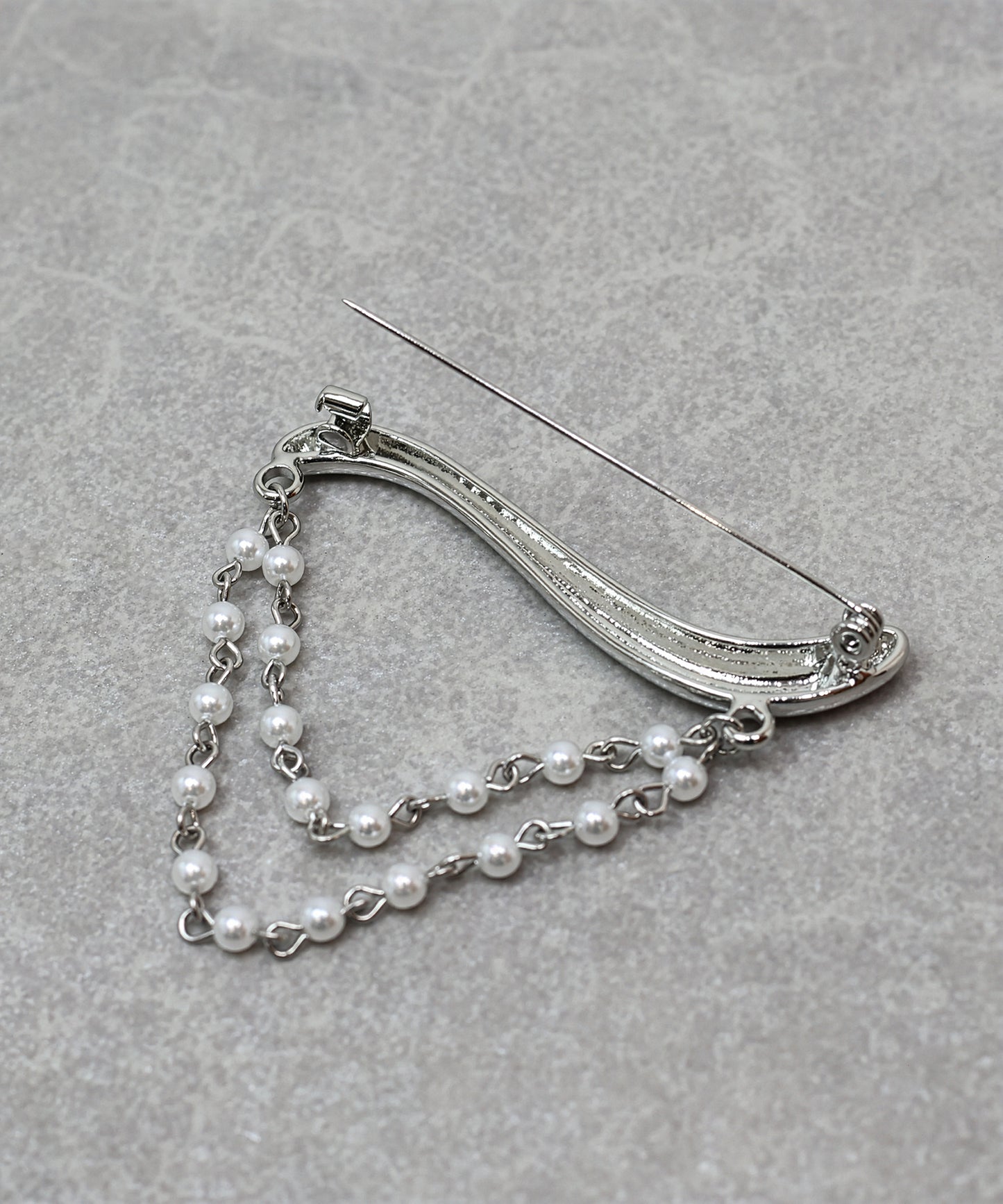 【早割5％OFF】パールドレープブローチ