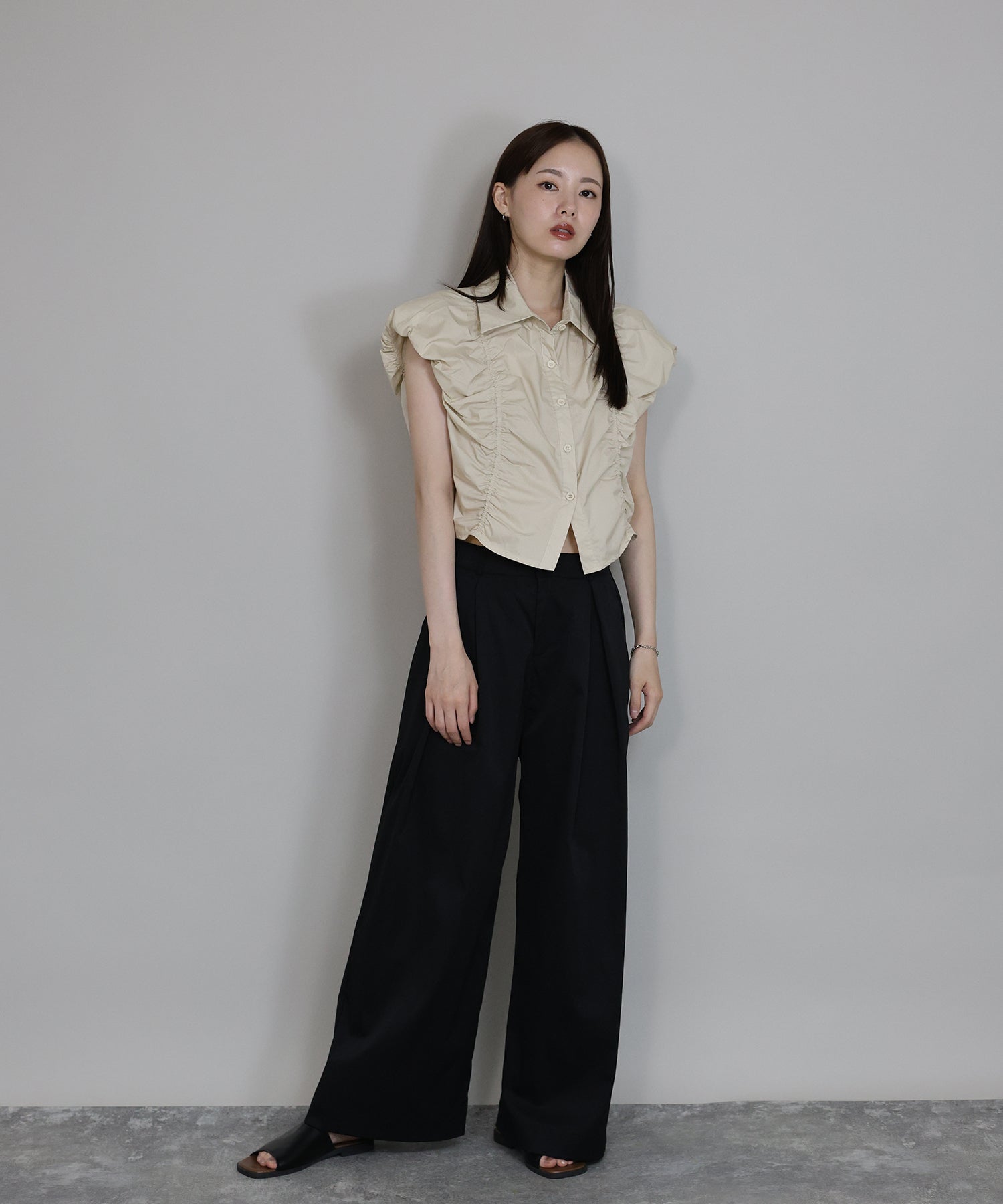 【1回使用/美品】FRAMeWORK ギャザーブラウス 24SS 1回使用/美品】FRAMeWORK ギャザーブラウス 24SS