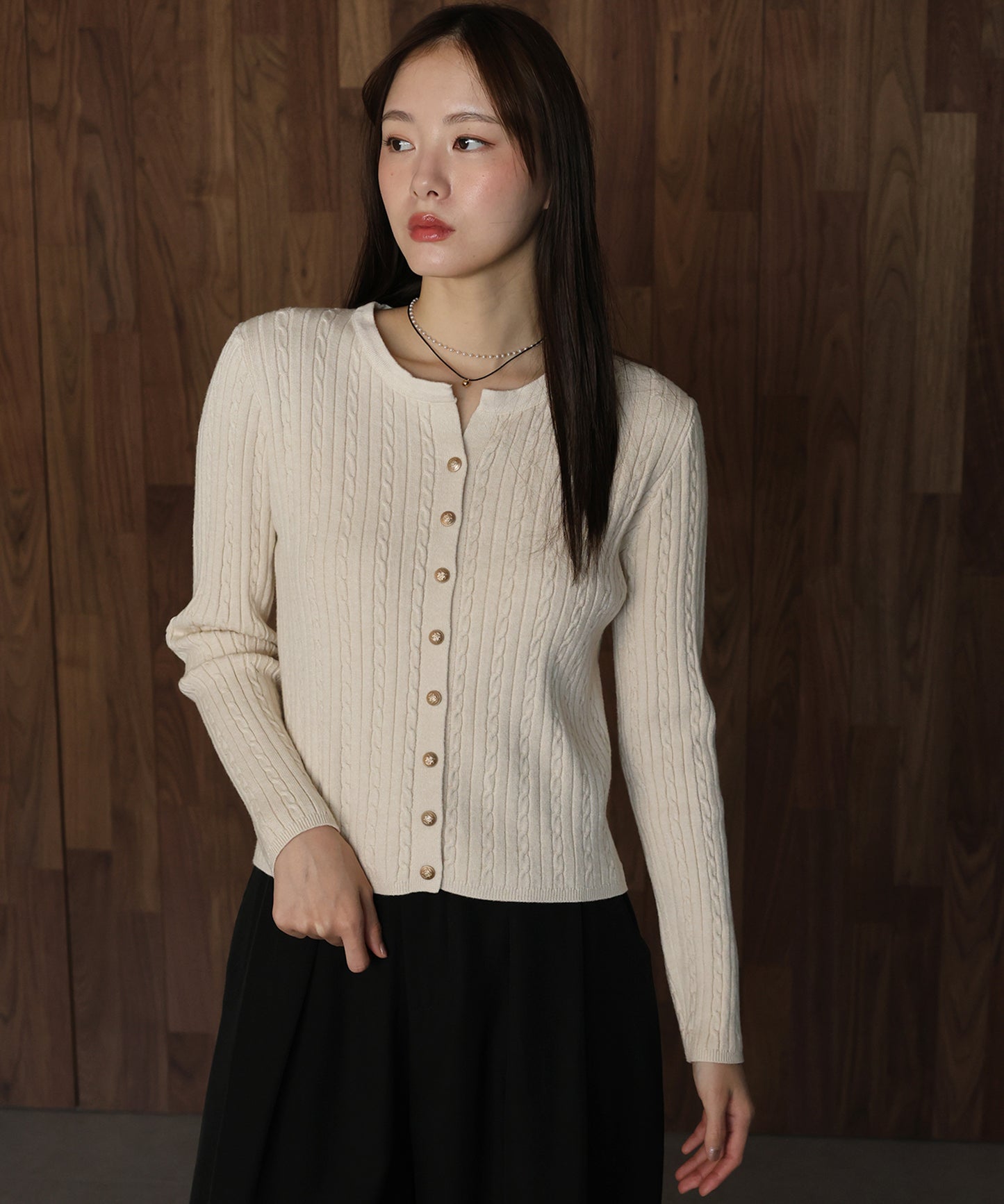 ゴールドボタンケーブルクルーカーディガン