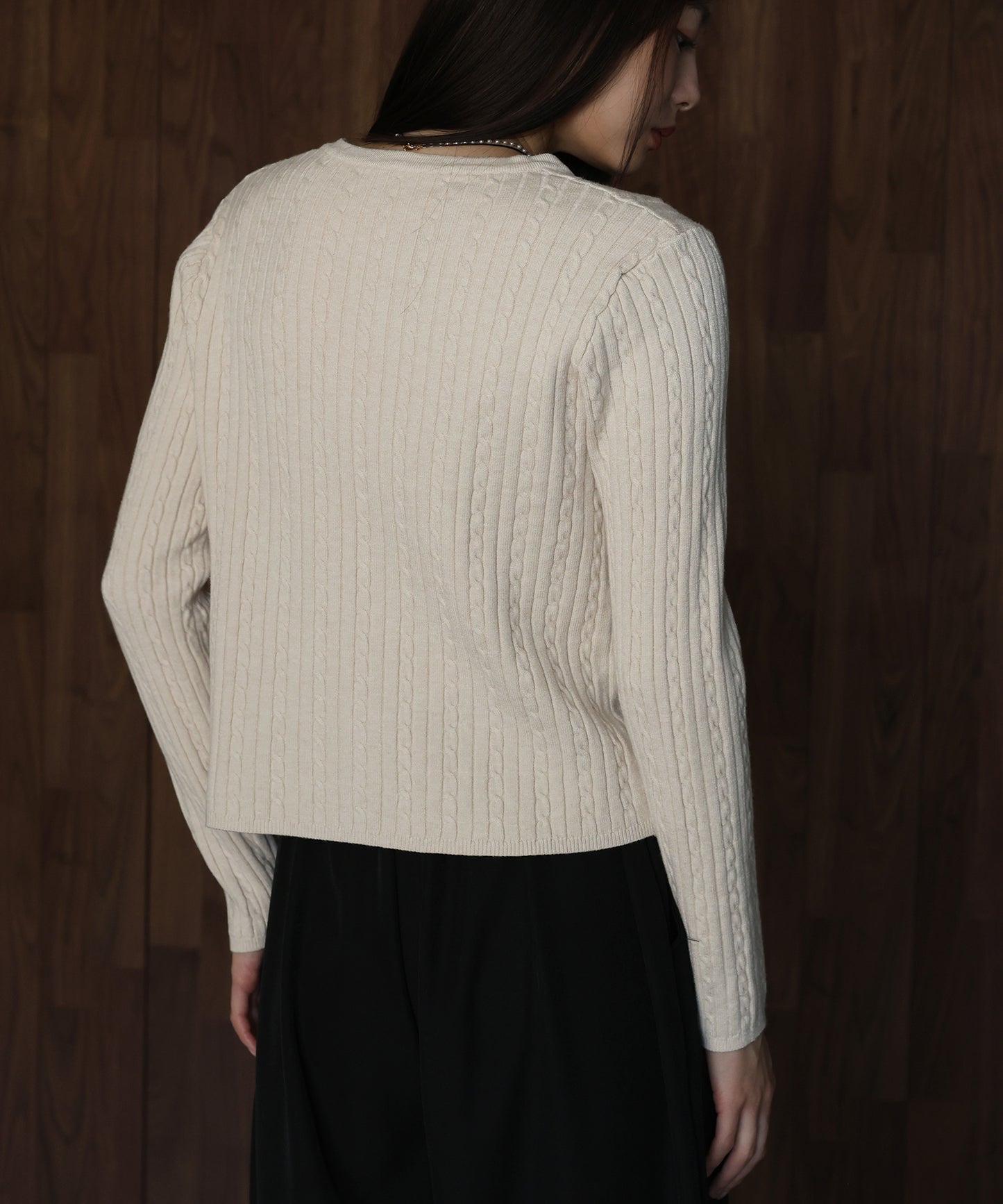 ゴールドボタンケーブルクルーカーディガン