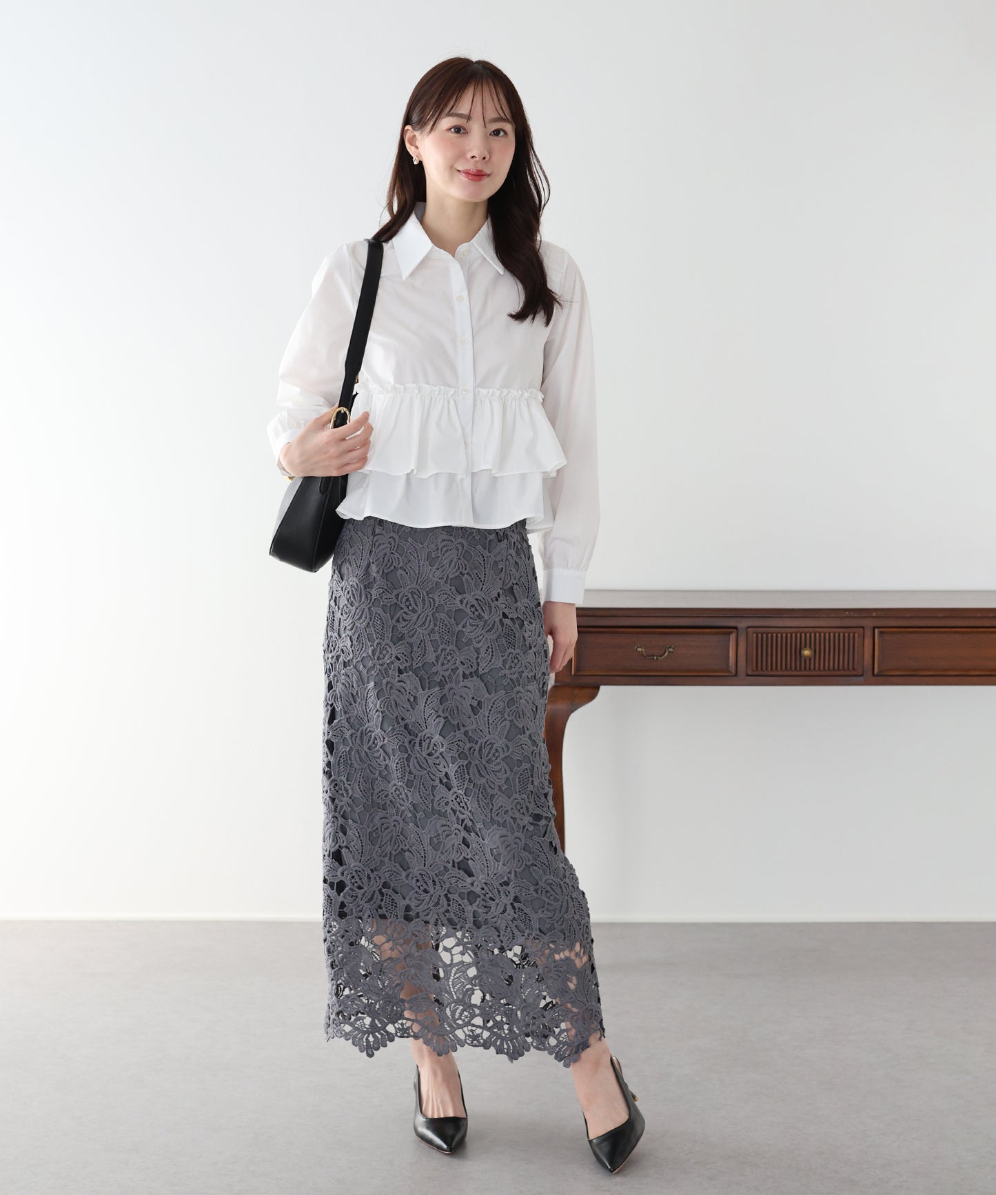 ティアードフリルペプラムブラウス【ネコポス】