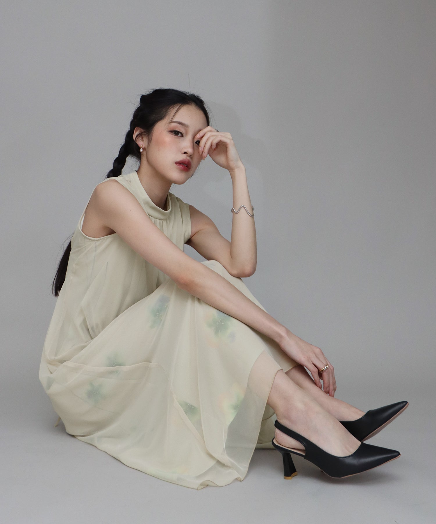 日本製 アートフラワープリントノースリーブドレス