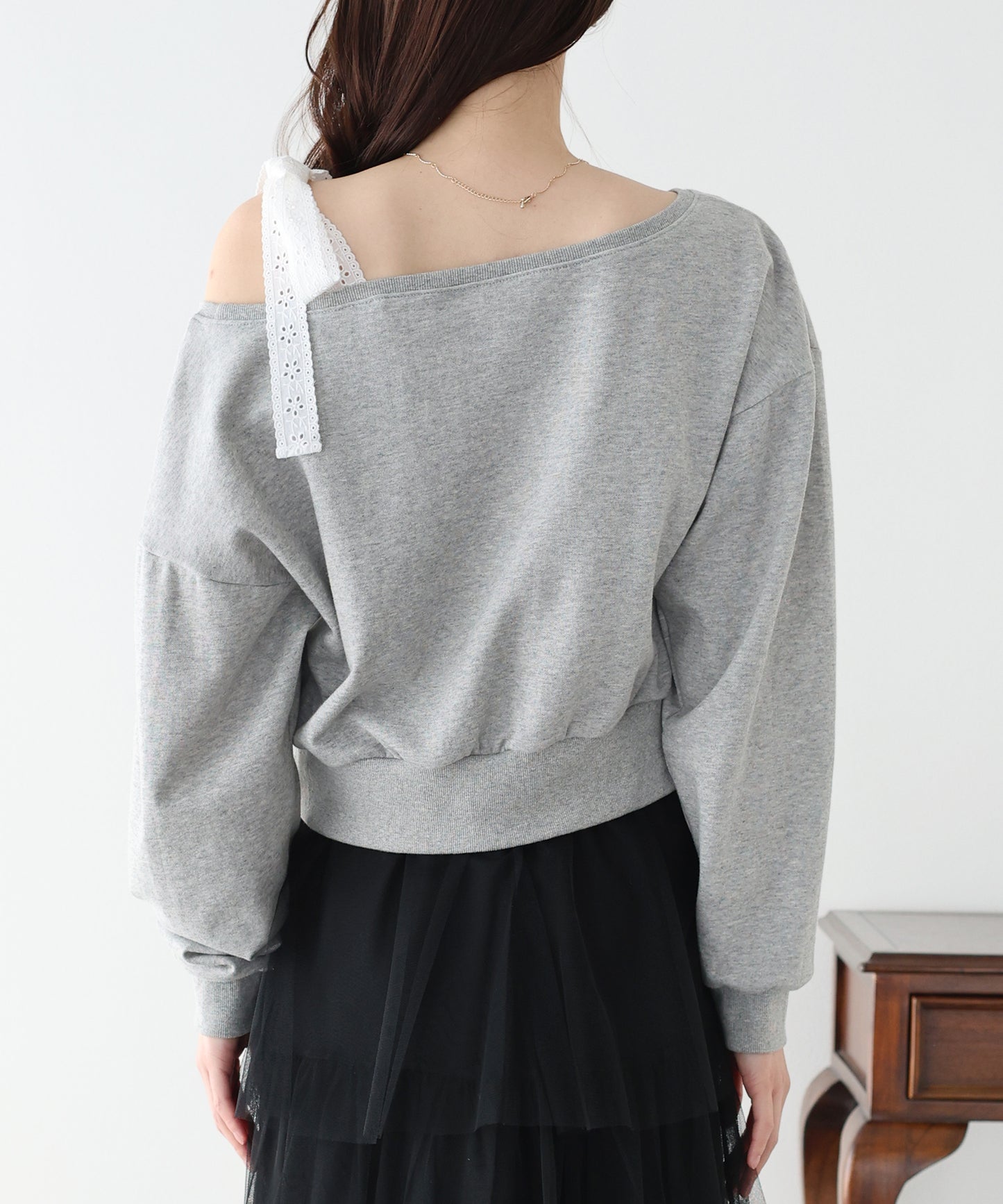 レースリボンオフショルスウェット