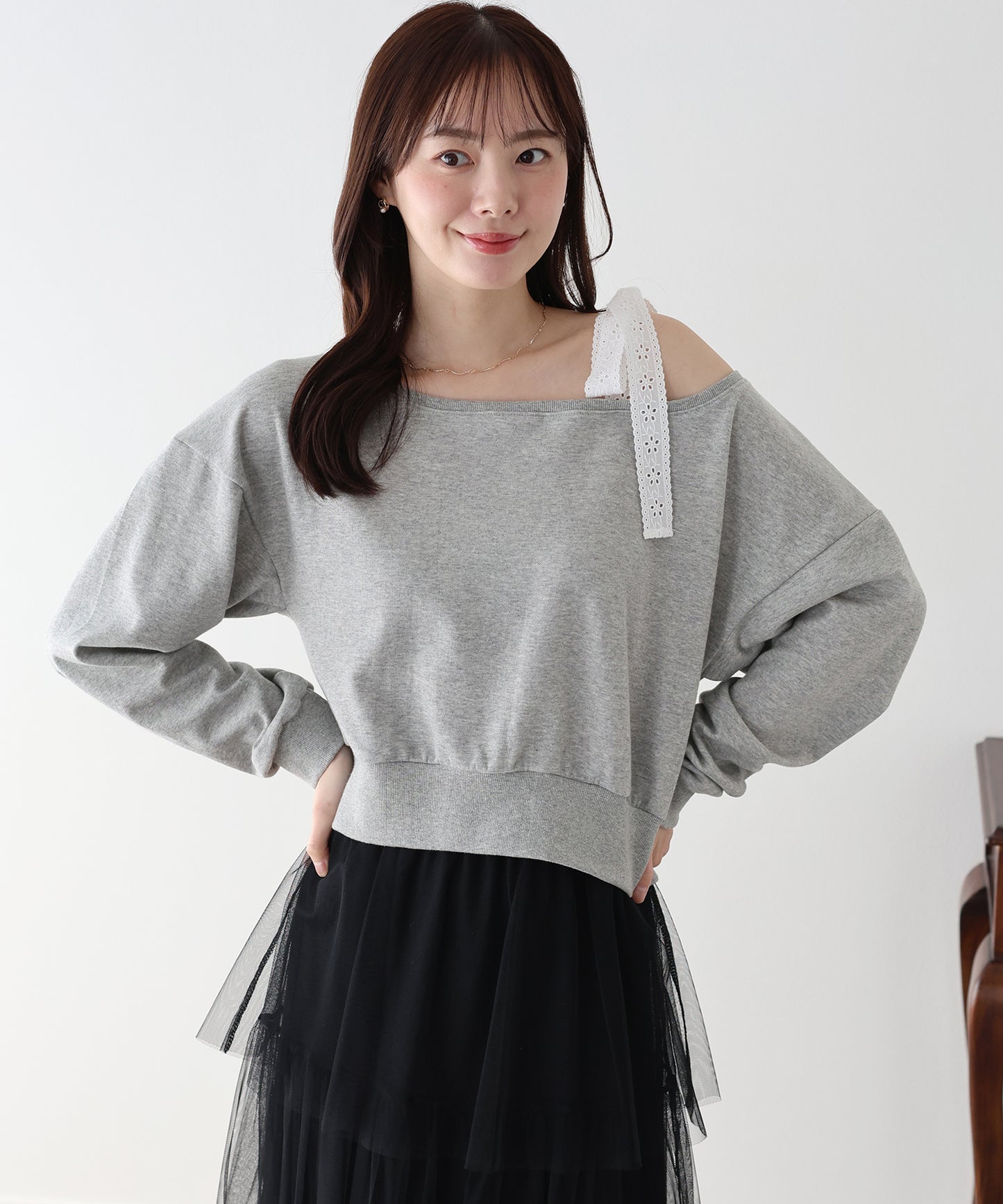 レースリボンオフショルスウェット