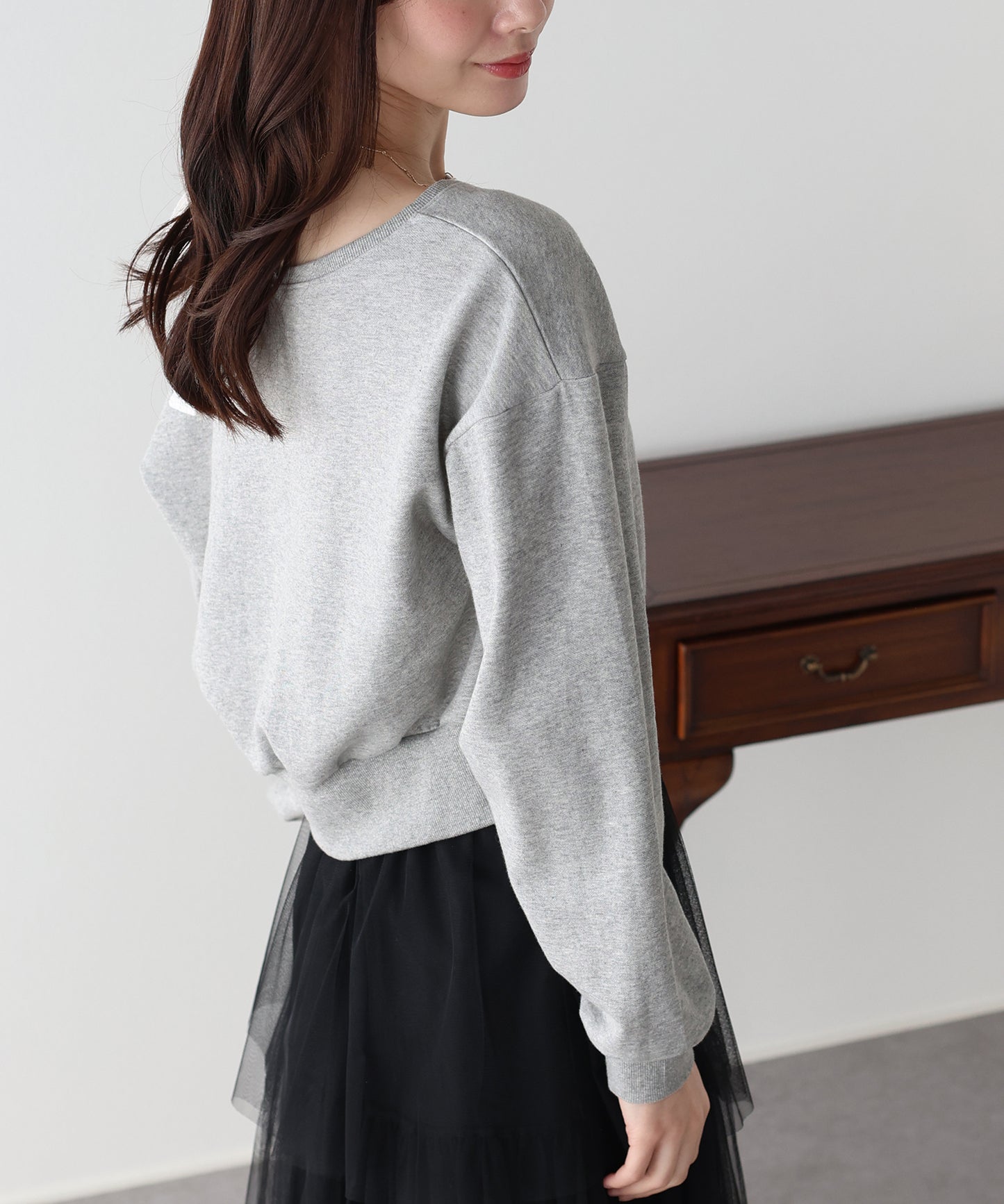 レースリボンオフショルスウェット