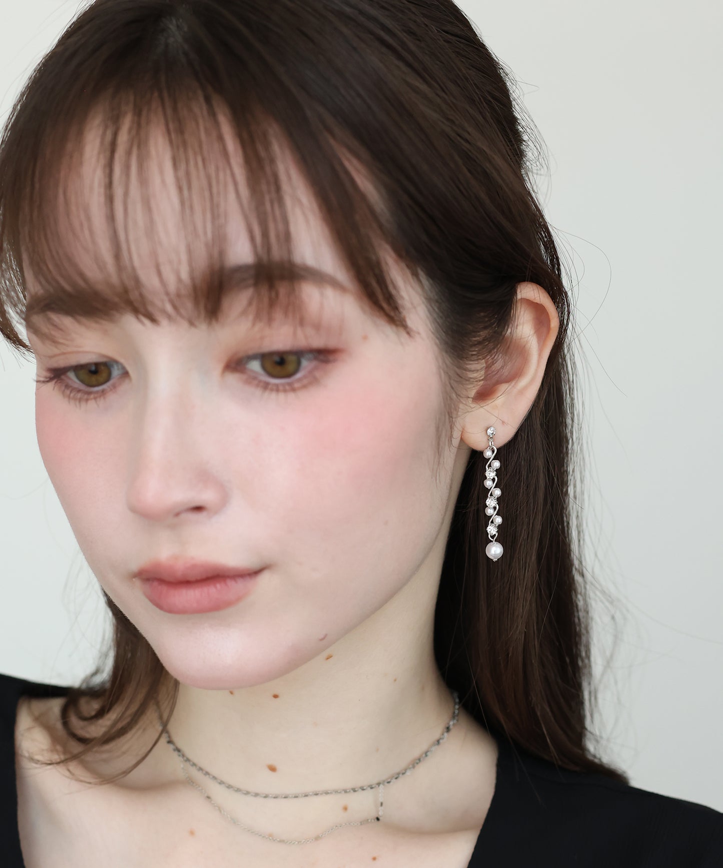 ツイストパールビジューピアス【メール便】
