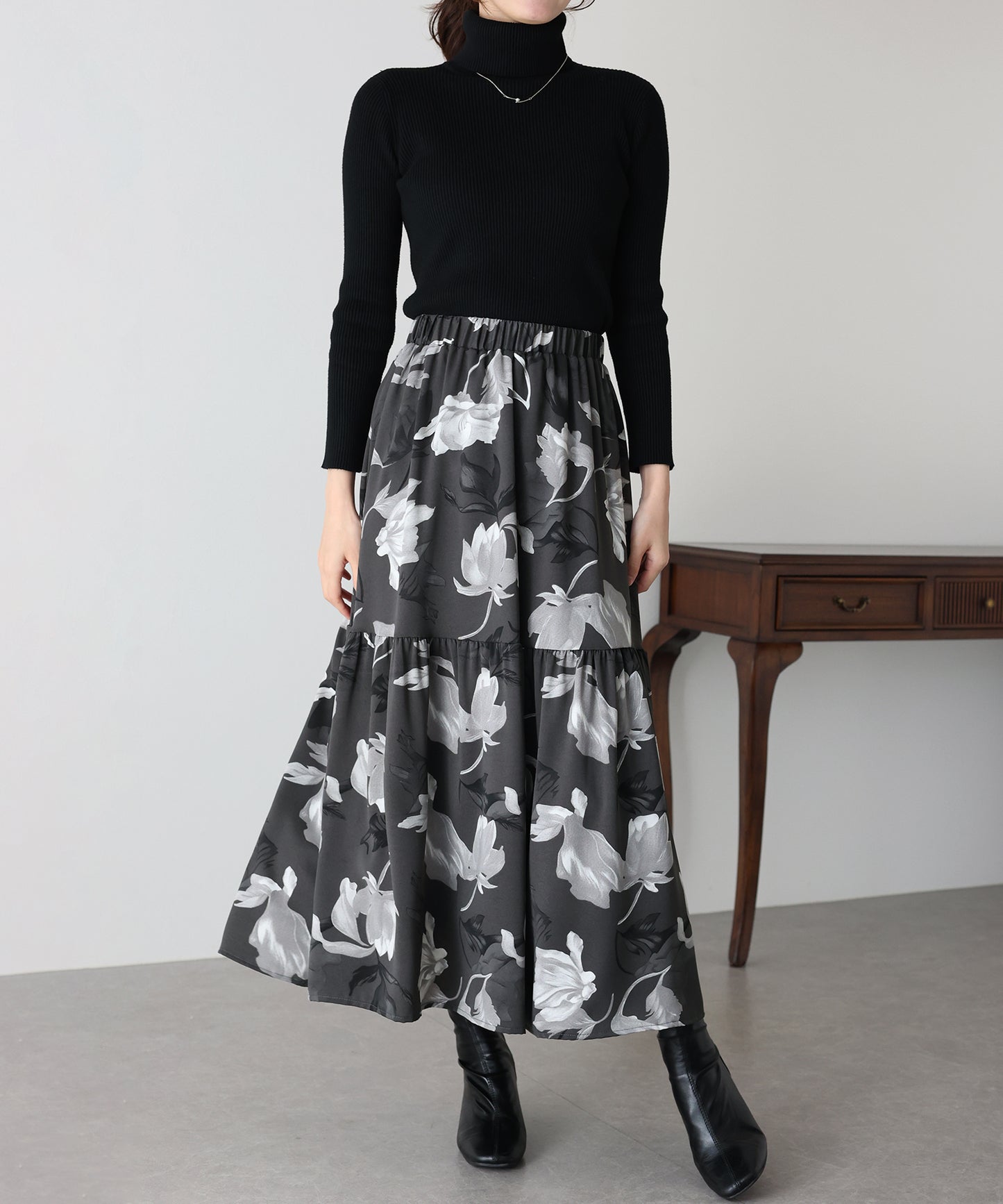 フラワーティアードスカート